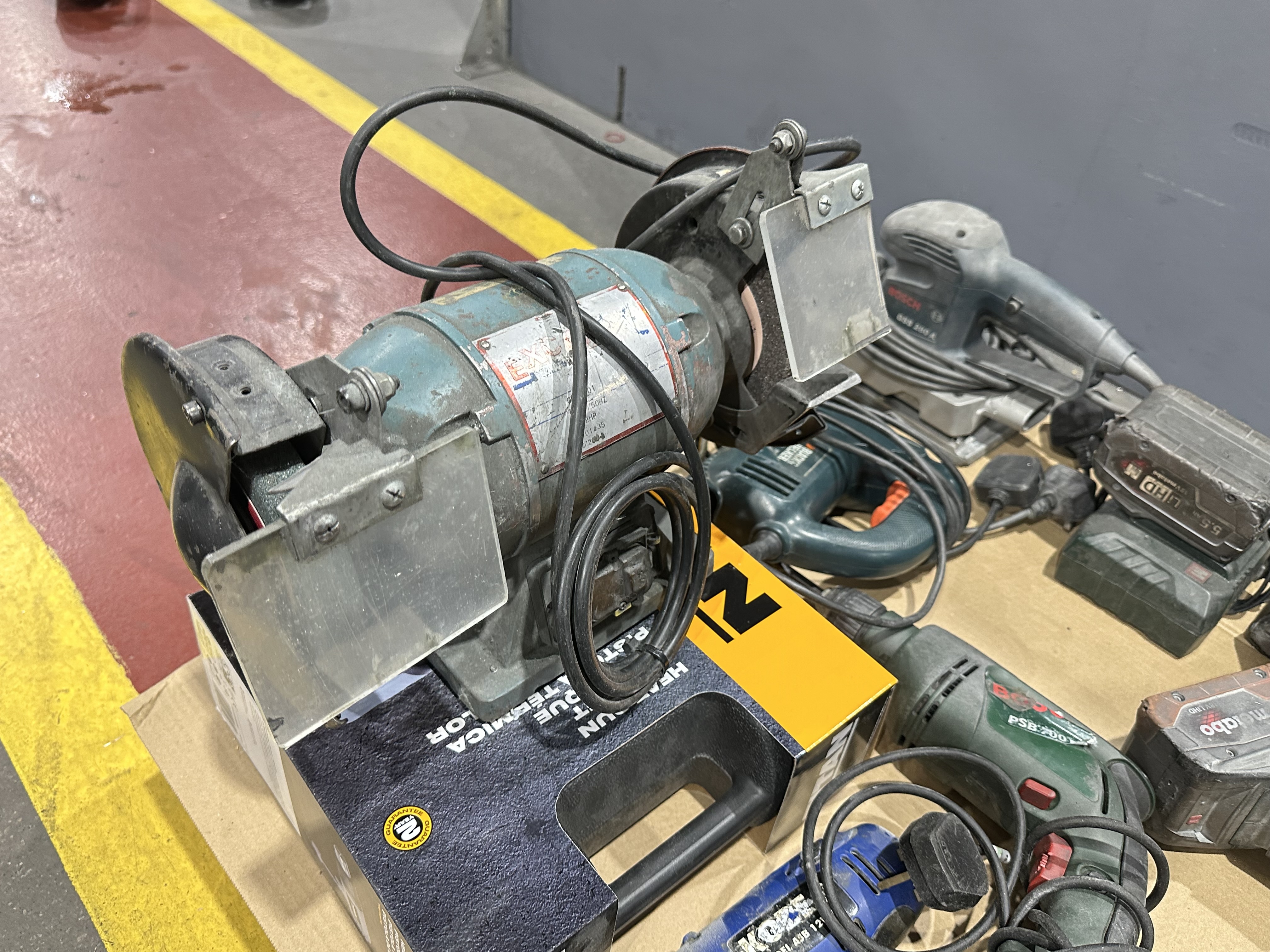 Various Cordless & Corded Power Tools 