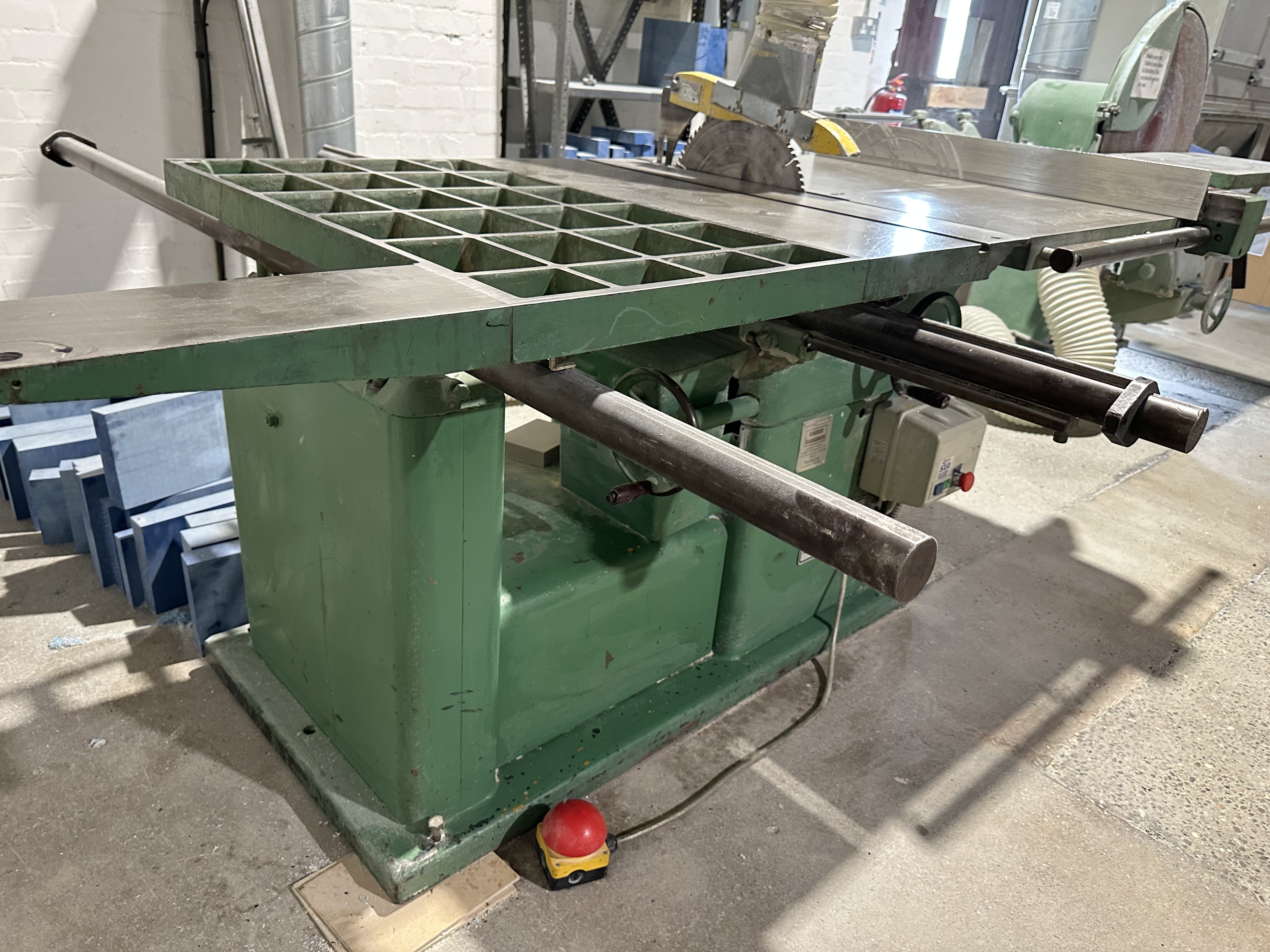 Wadkin Bursgreen 12" BGP/S 12" Sliding Table Panel Sawbench
