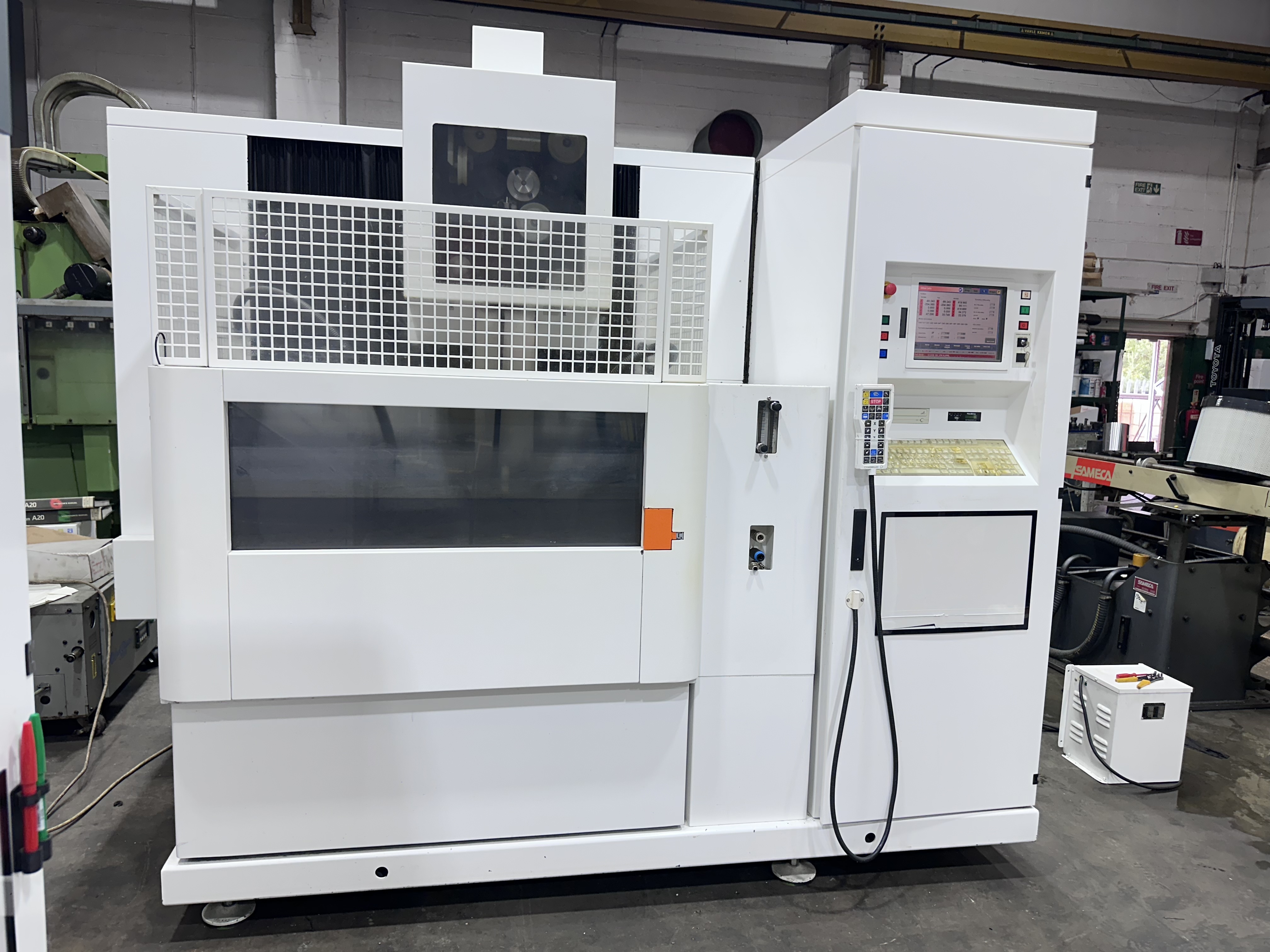 Charmilles Robofil 440-CC Wire-Cut Electro-Discharge Machine. (2002)