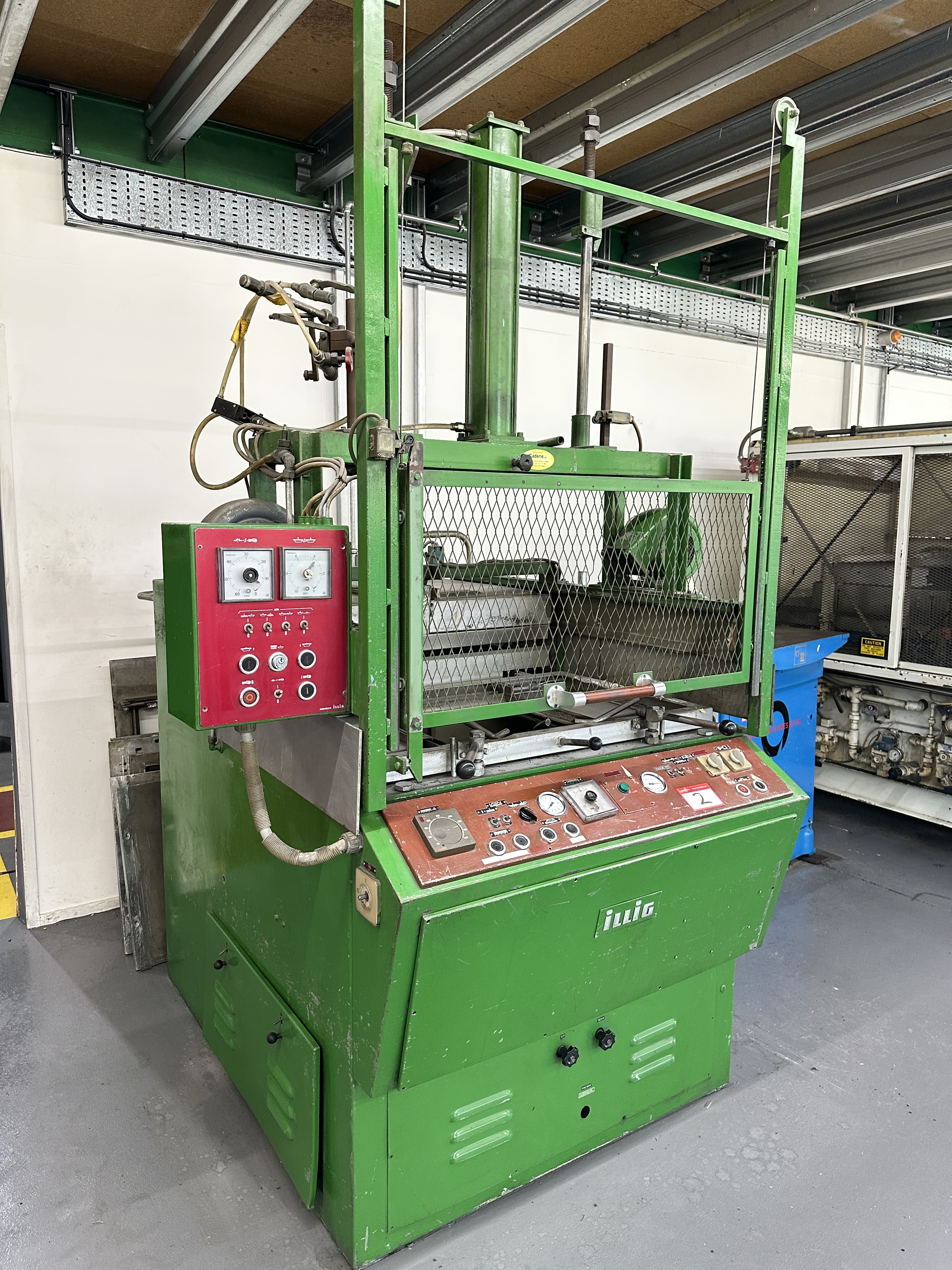 Illig UA100d Vacuum Forming Machine (1973)