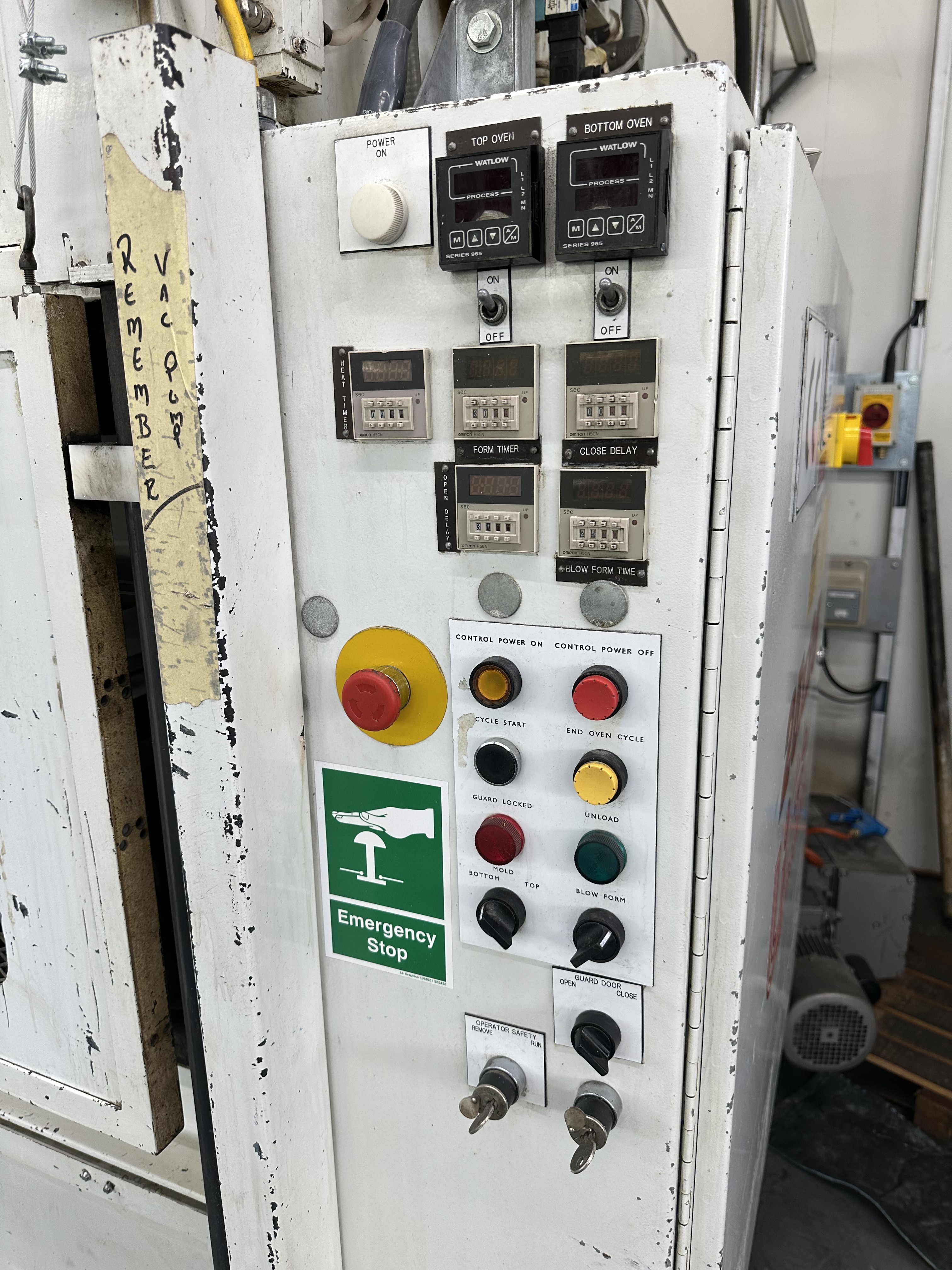 Lyle Industries 25 x 25 Single Station Vacuum Thermoforming Machine (1996)
