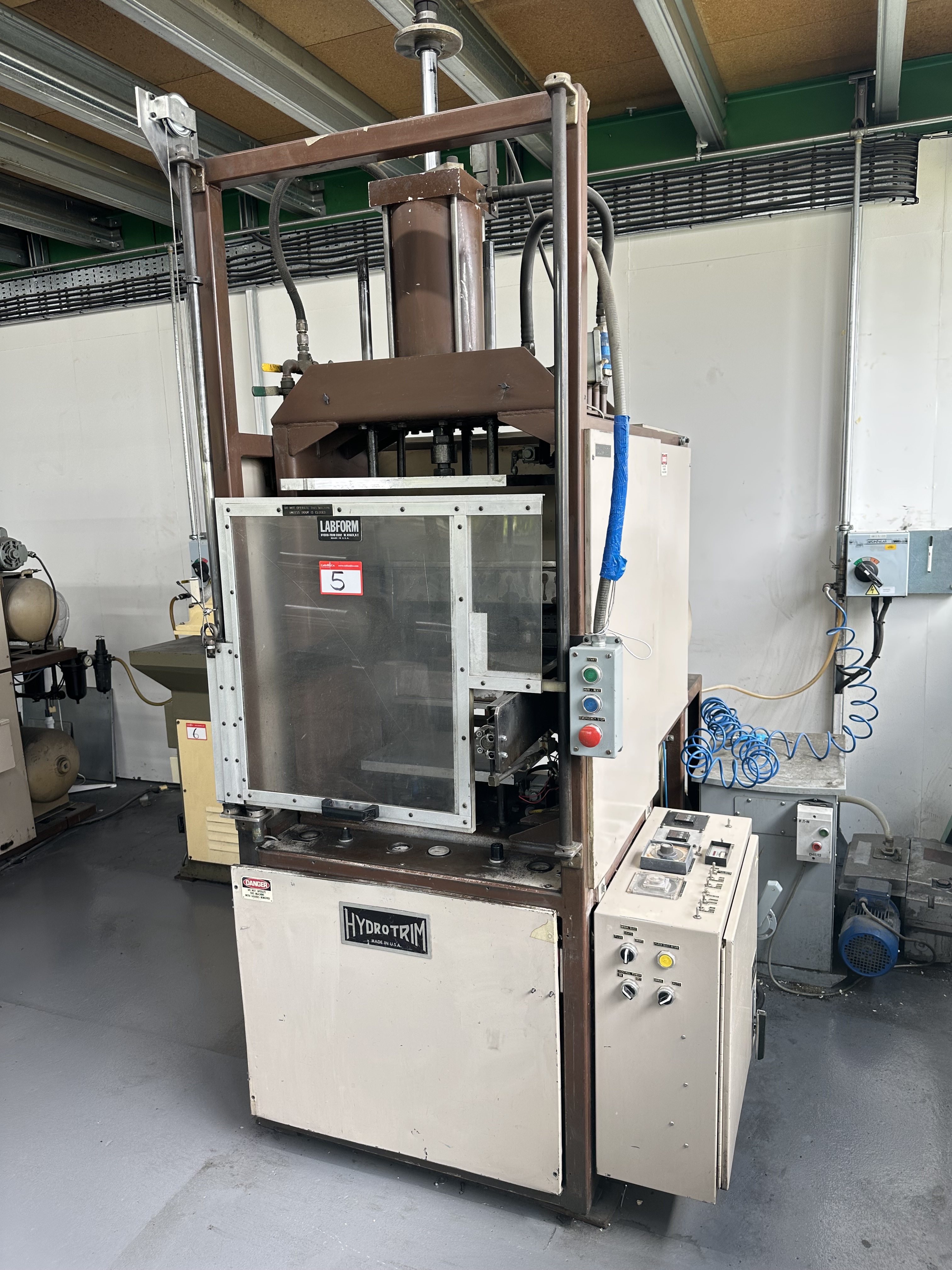  Labform 1620 Hydro-Trim Laboratory Thermoforming Machine
