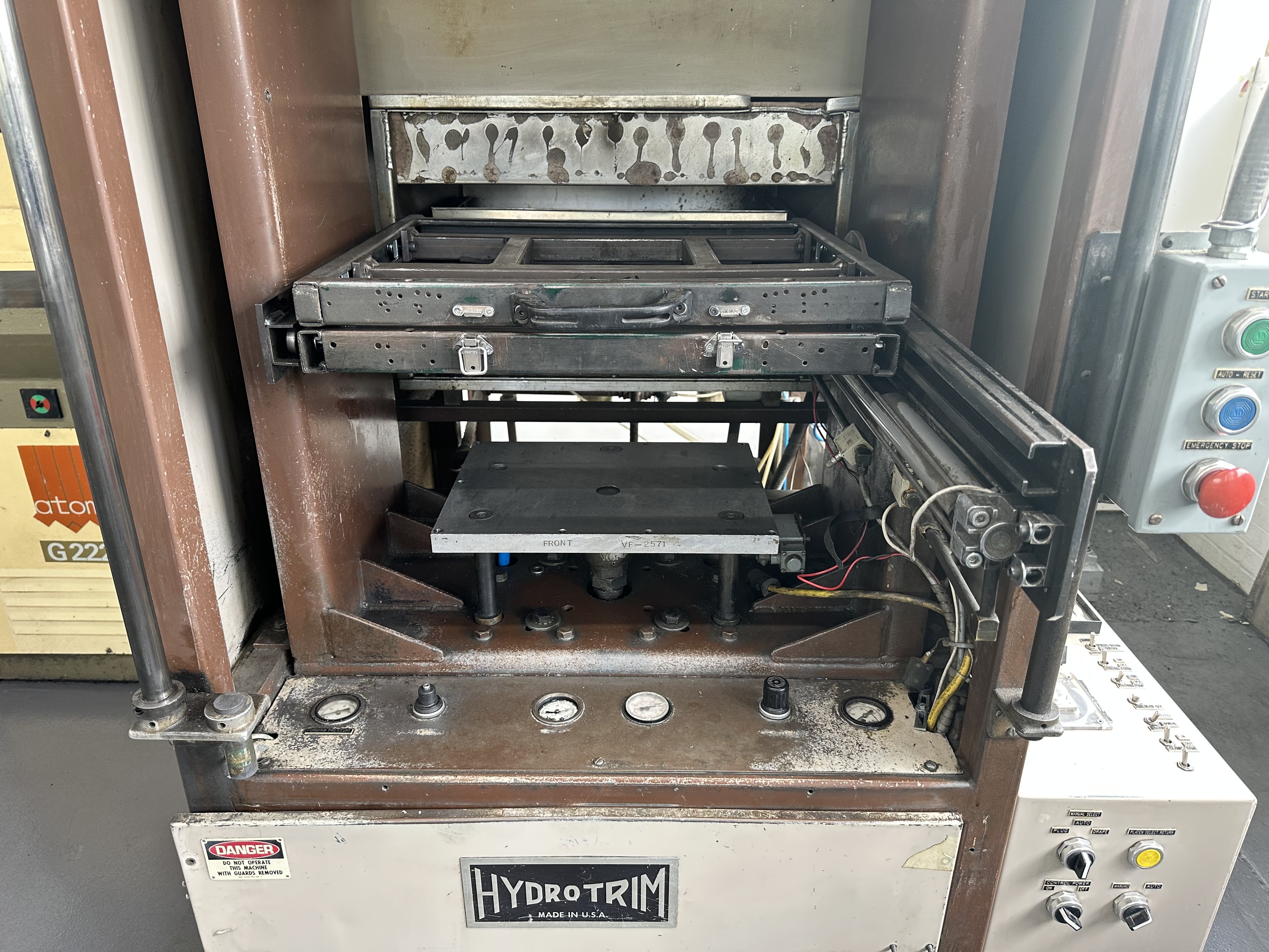  Labform 1620 Hydro-Trim Laboratory Thermoforming Machine