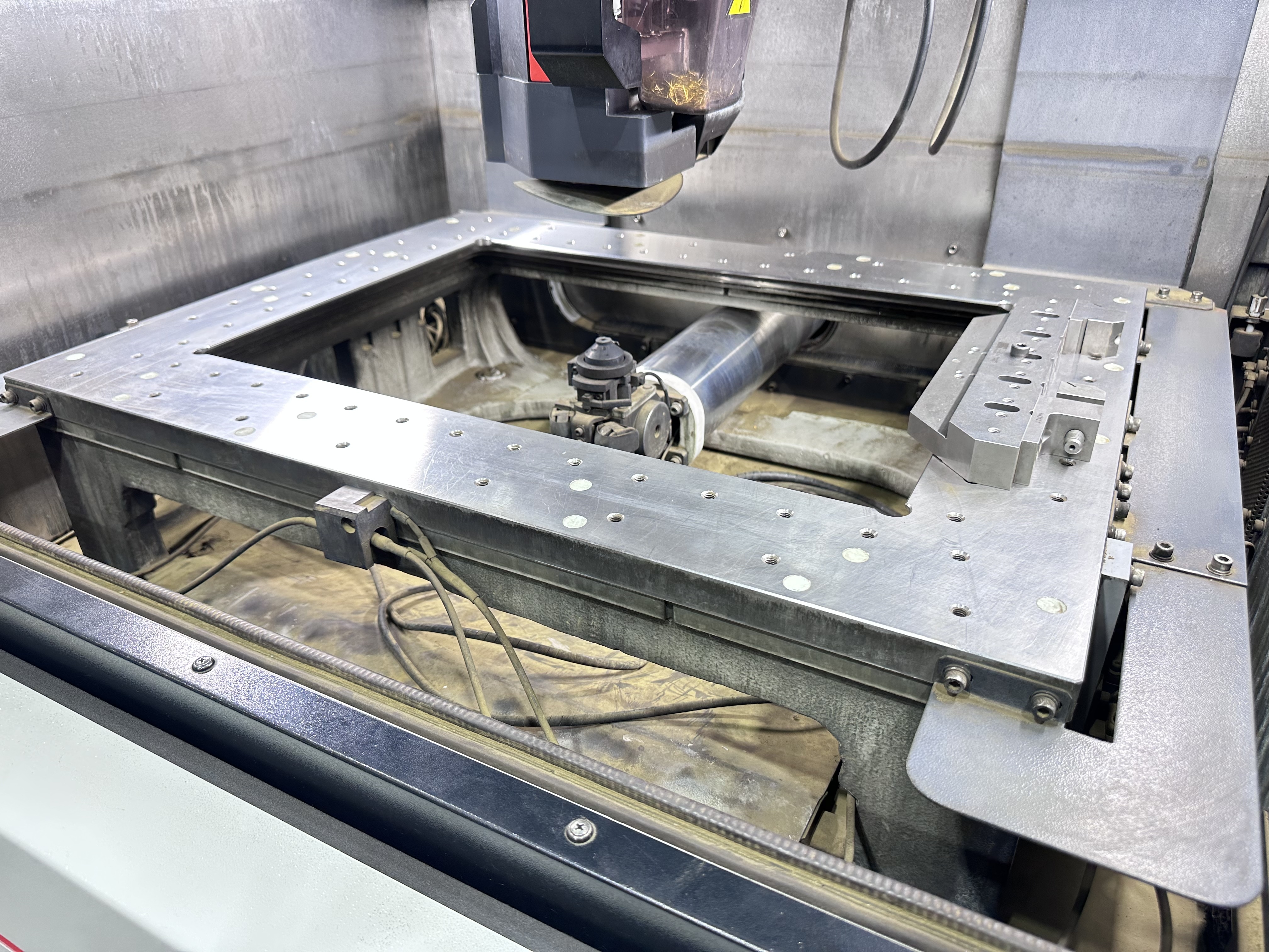 Mitsubishi MV2400R High-Precision Wire Electro-Discharge Machine. (2022)