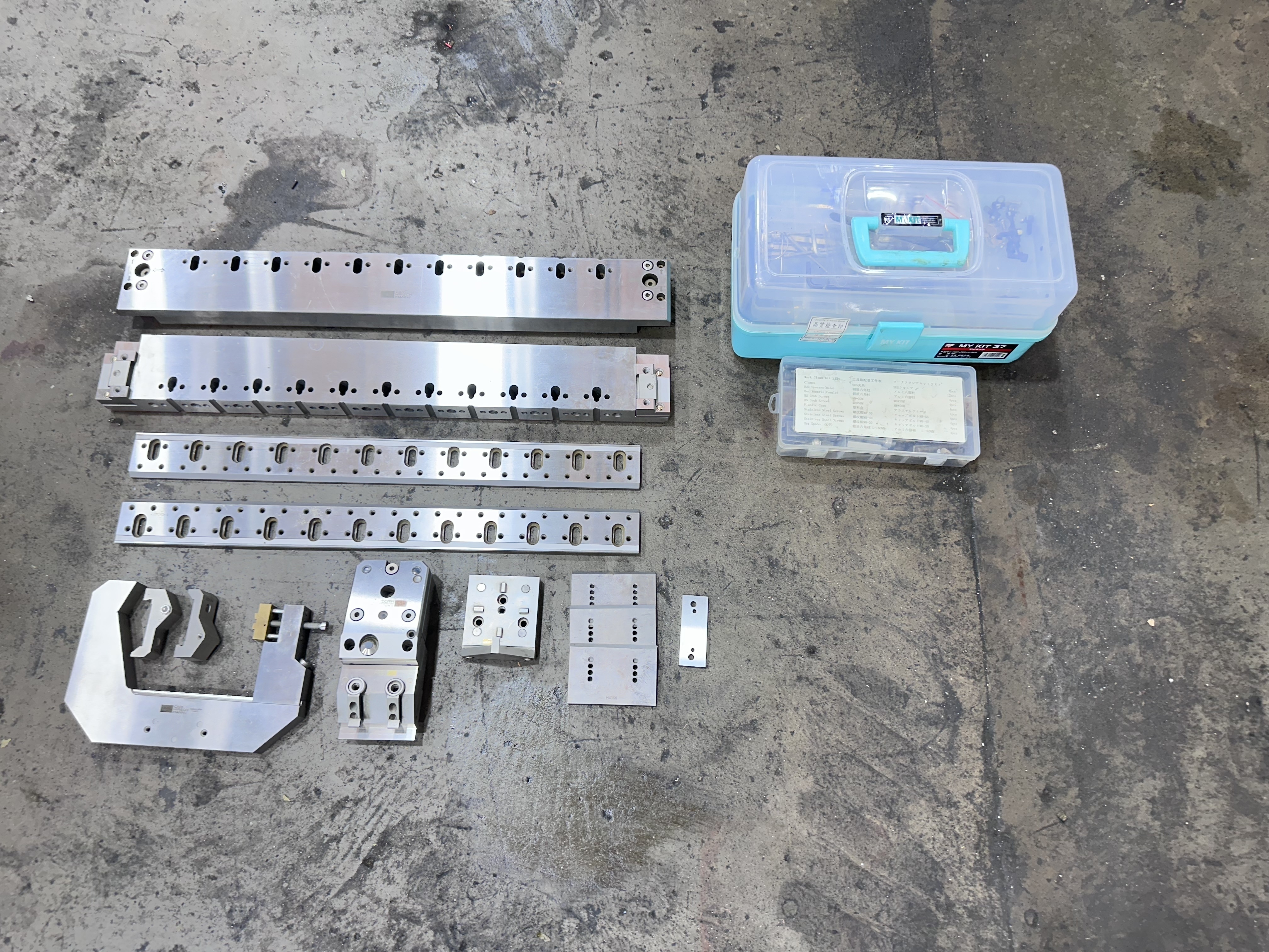 Mitsubishi MV2400R High-Precision Wire Electro-Discharge Machine. (2022)