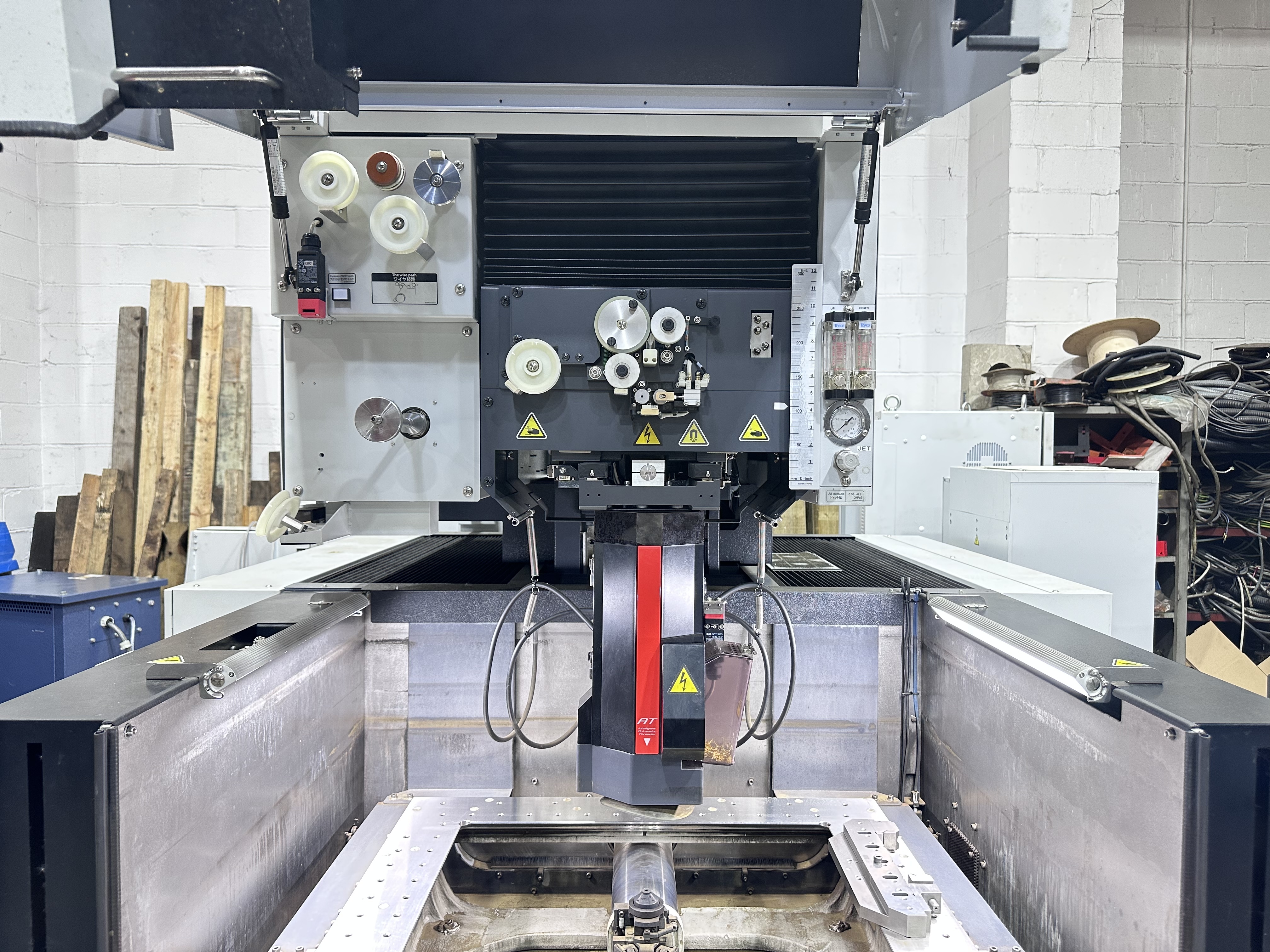 Mitsubishi MV2400R High-Precision Wire Electro-Discharge Machine. (2022)