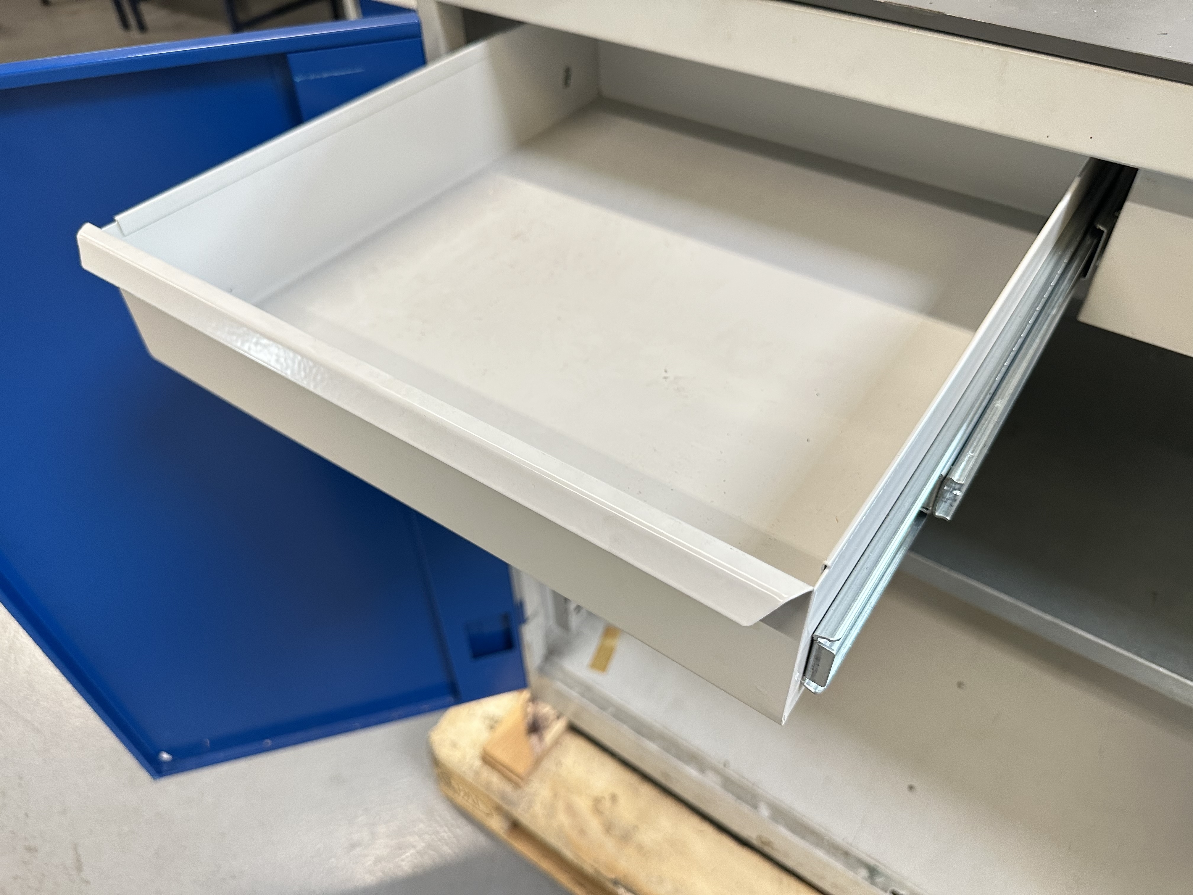 Hahn & Kolb 2 Door Cabinet, Size 1025 x 830 x 1040mm High Including Key