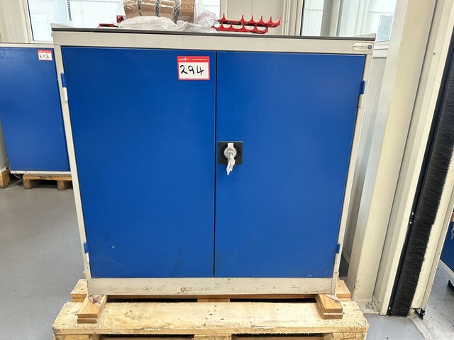 Hahn & Kolb 2 Door Cabinet, Size 1025 x 830 x 1040mm High Including Key