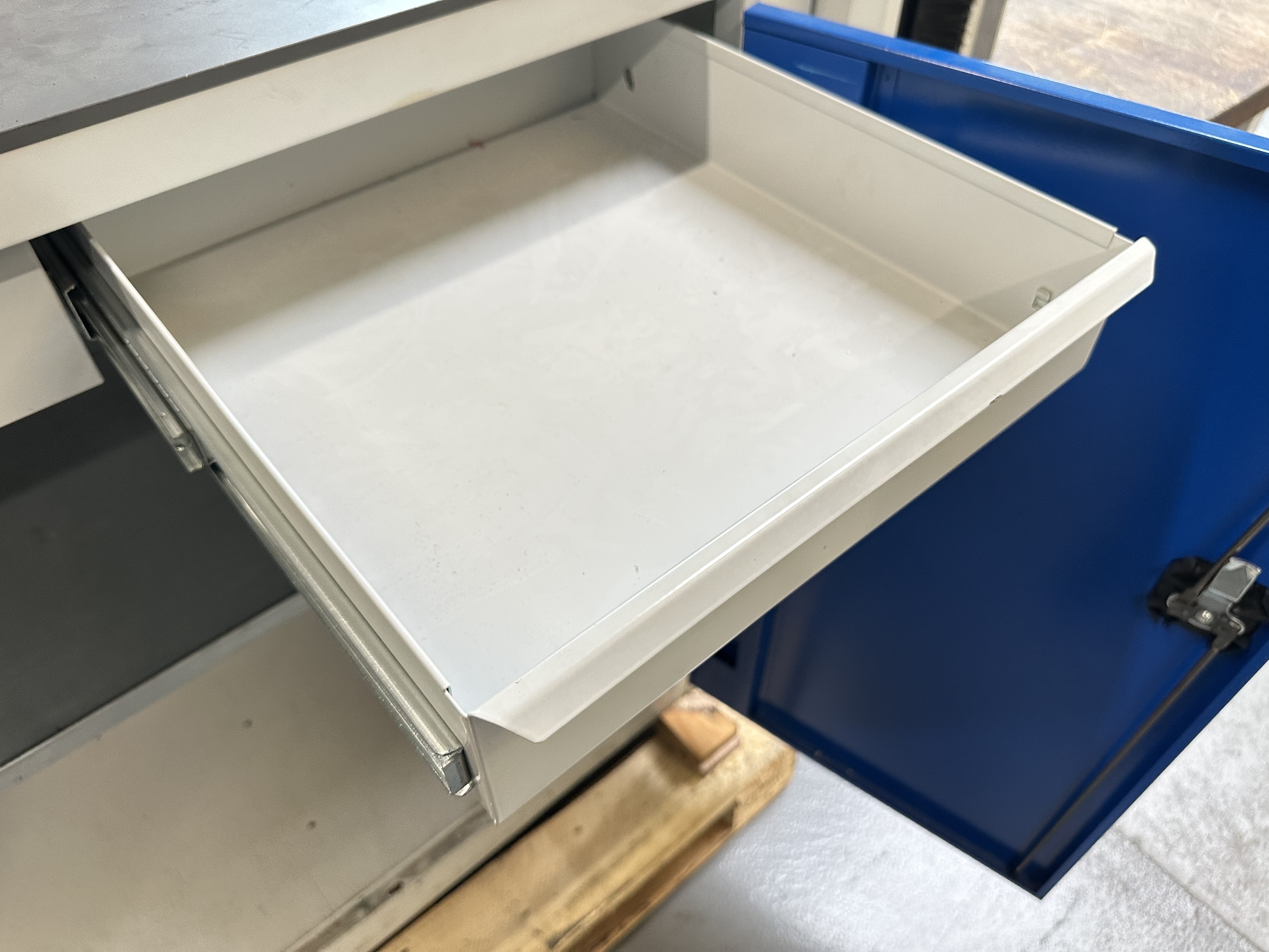 Hahn & Kolb 2 Door Cabinet, Size 1025 x 830 x 1040mm High Including Key