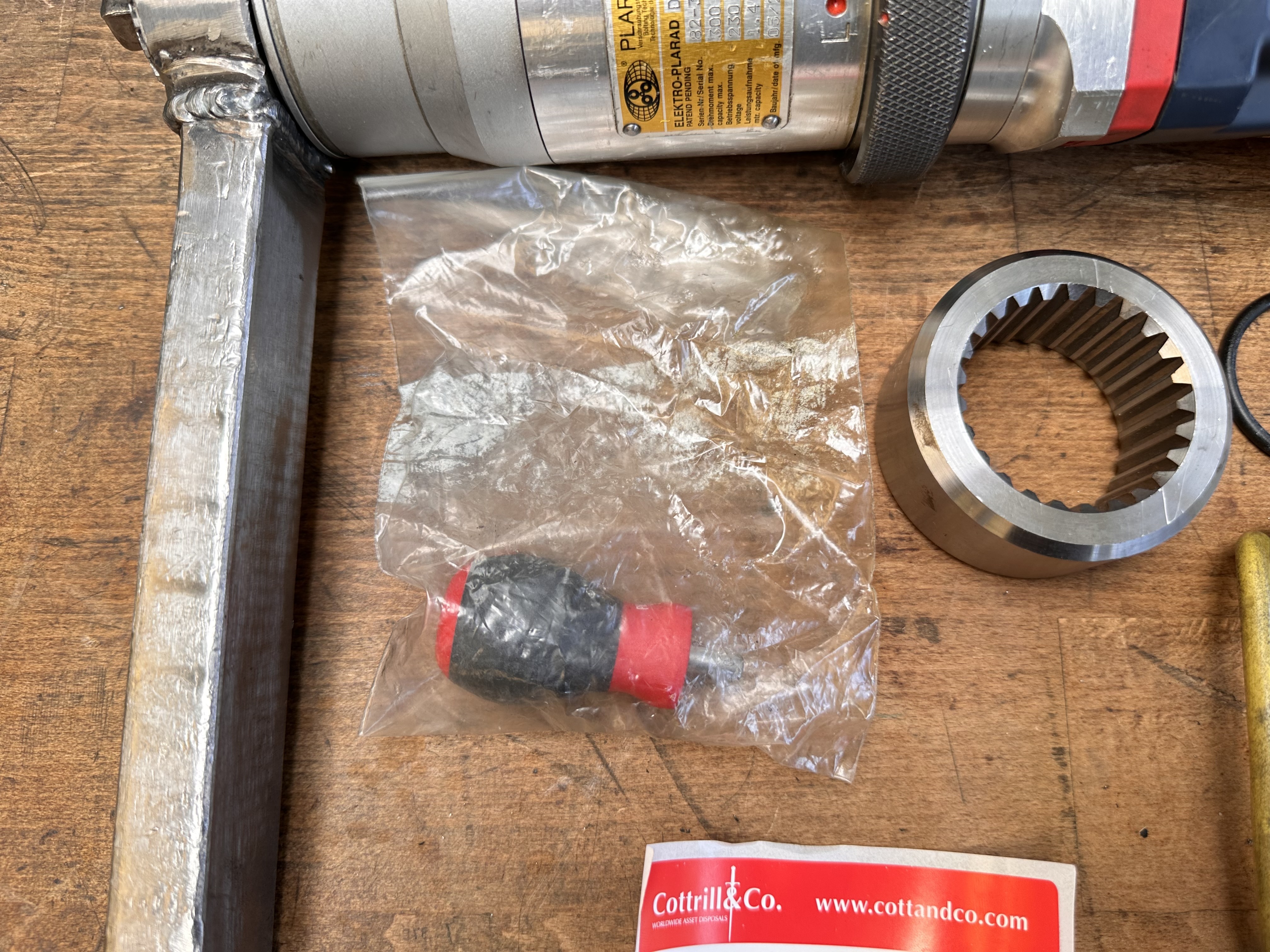 Plarad DE03AS Mechanical Screw Driver, Max Cap 300 N-m 1.4kw - 1/2 Drive, High & Low Speed (2005)