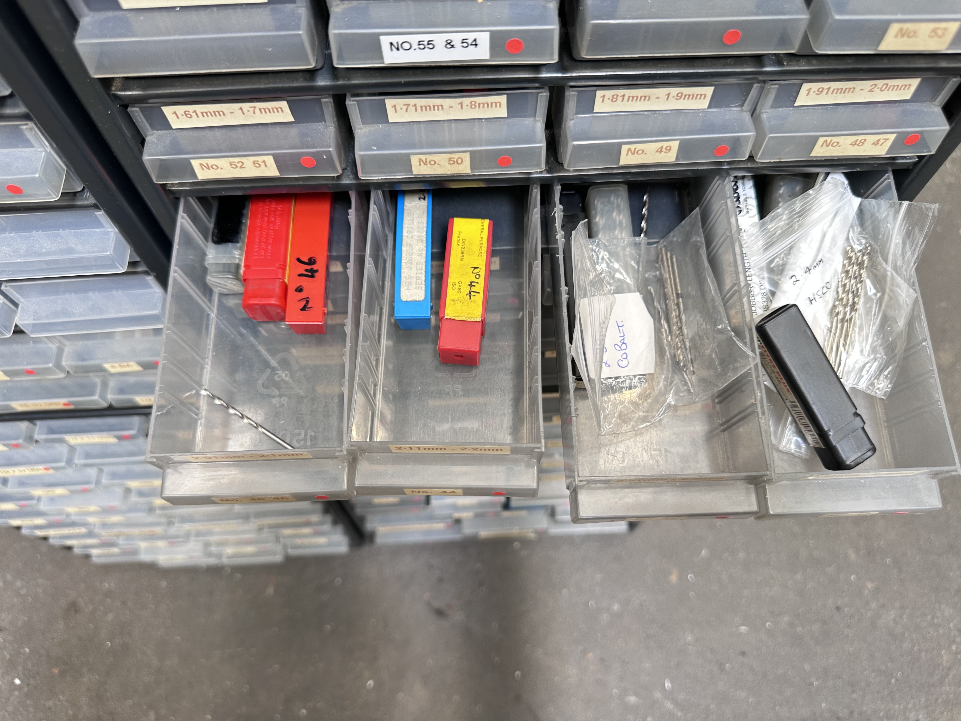Selection of HSS Drills & Taps in Multi Draw Cabinets 