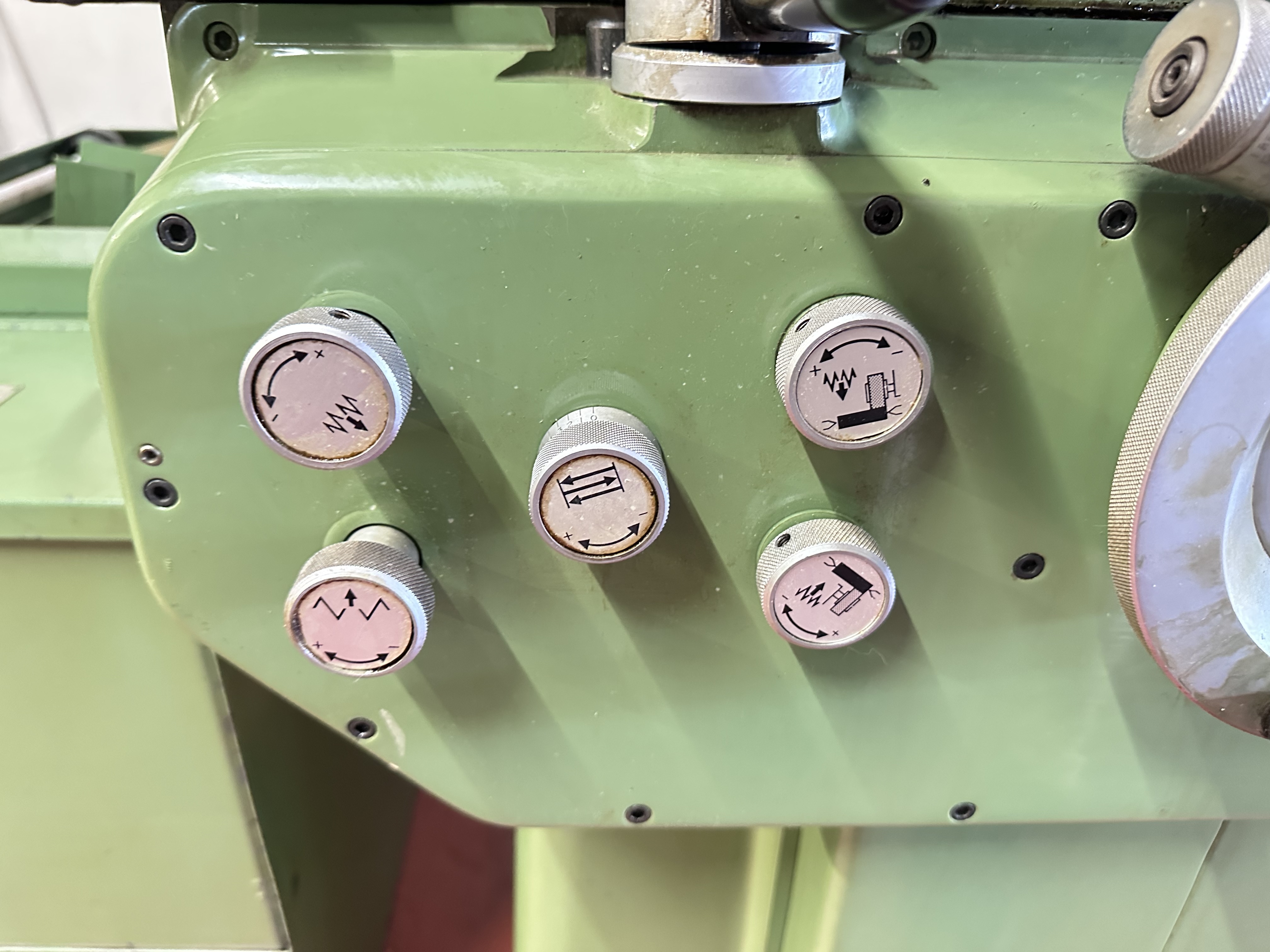 Jones & Shipman 1070M Cylindrical Grinder
