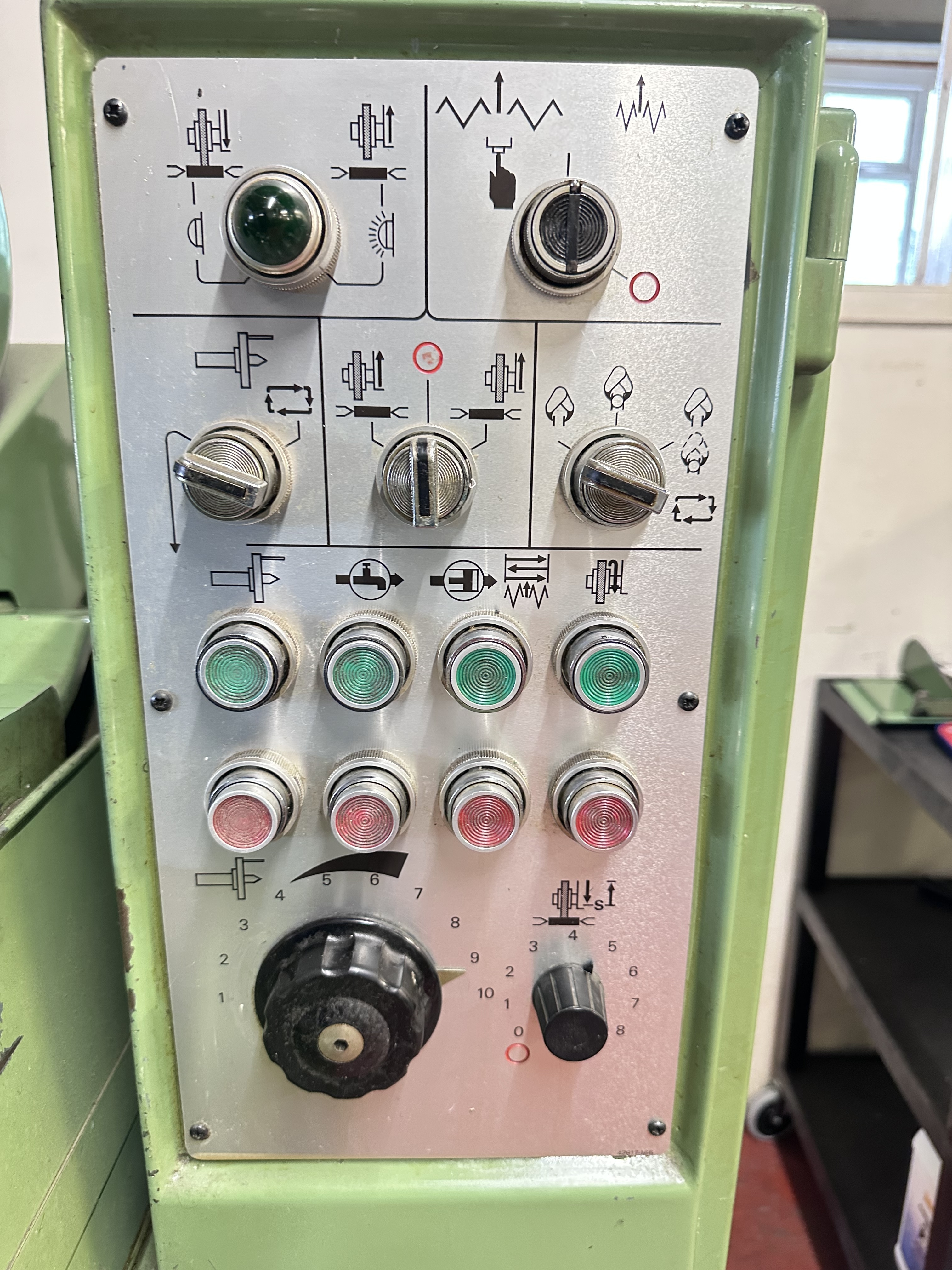 Jones & Shipman 1070M Cylindrical Grinder
