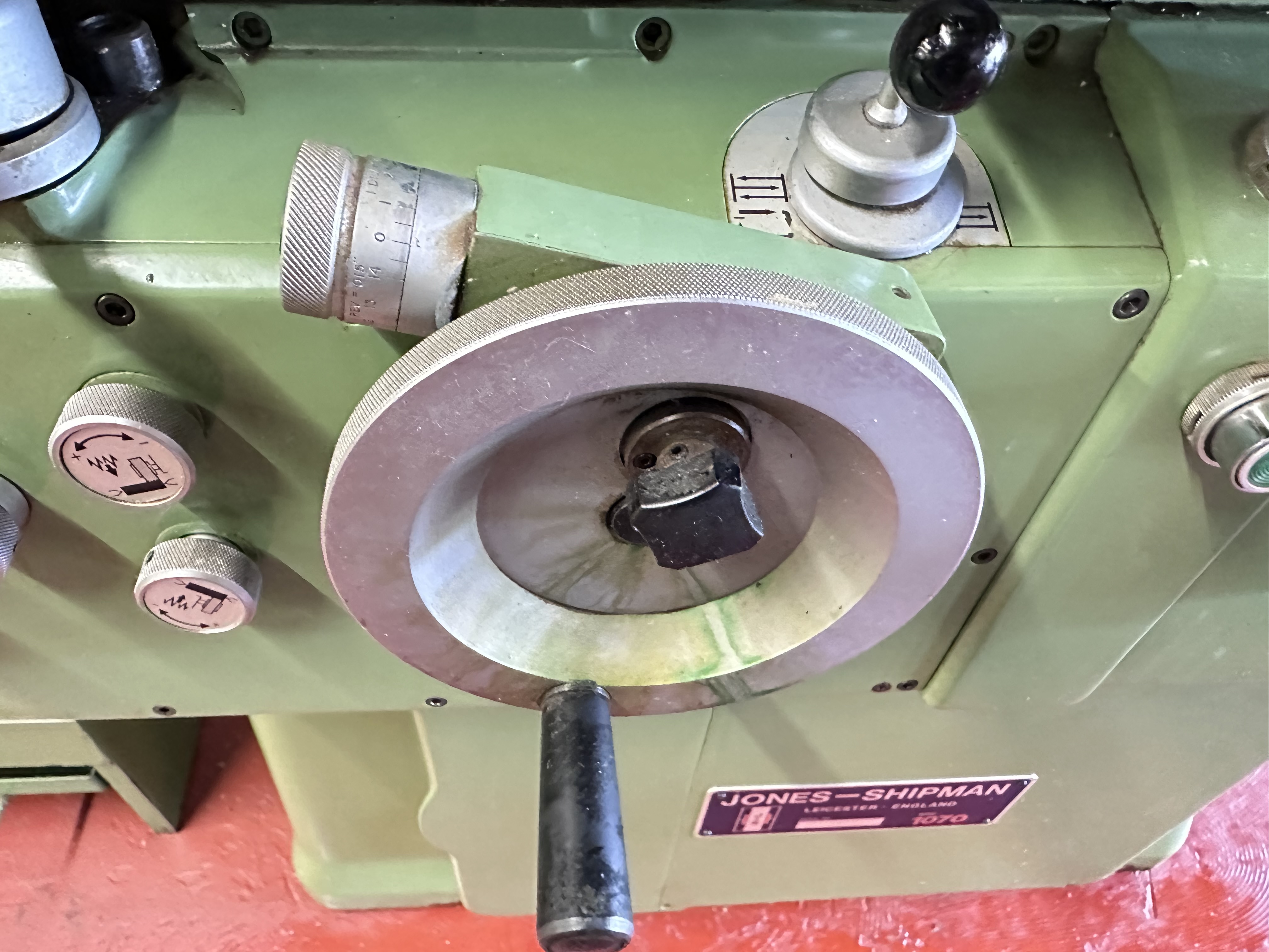 Jones & Shipman 1070M Cylindrical Grinder