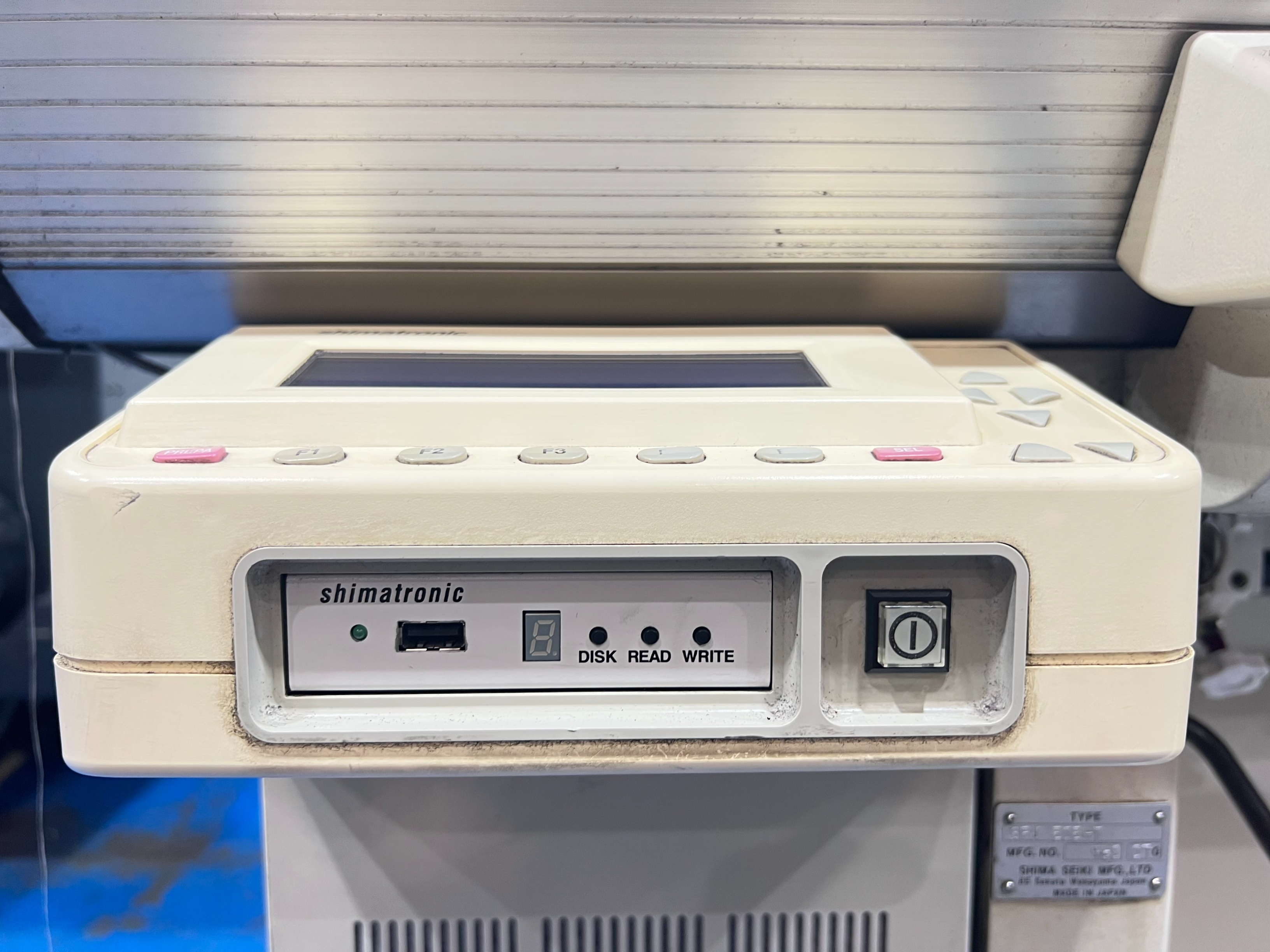 Shima Seiki SFJ 202-T Flat Bed Knitting Machine
