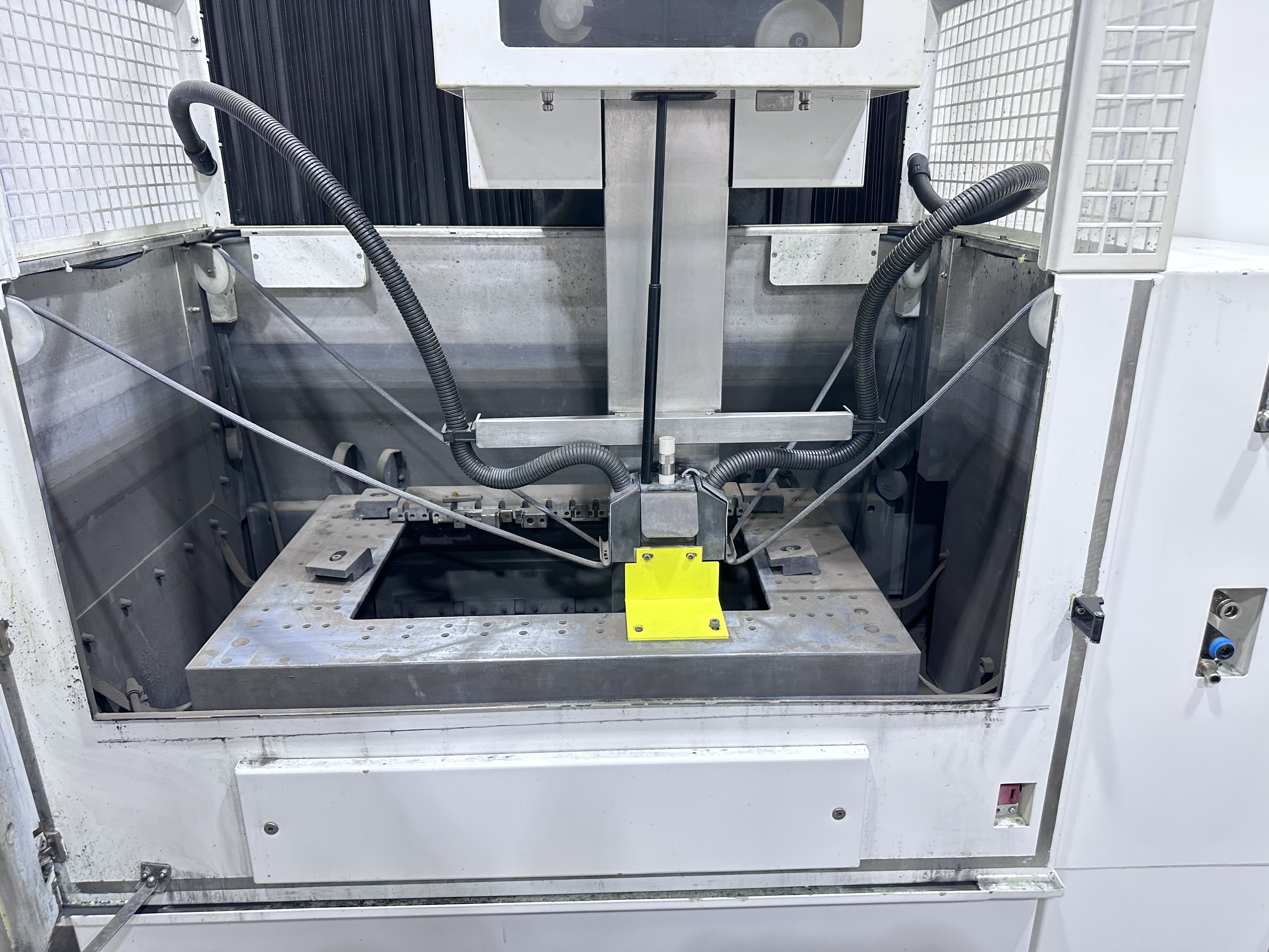 Charmilles Robofil 440-CC Wire-Cut Electro-Discharge Machine. (2002)
