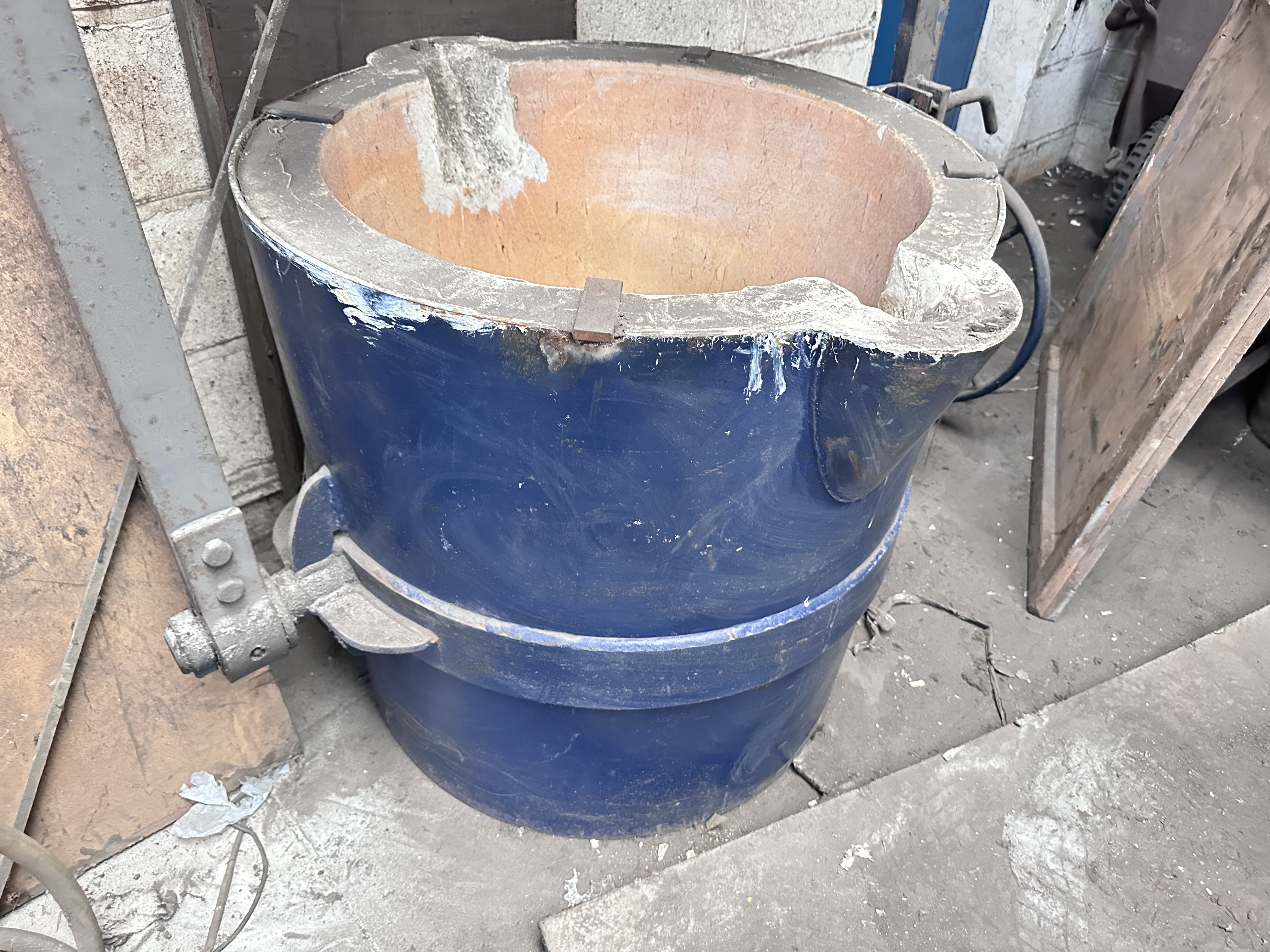 Acetarc Weld & Engineering Company Pouring Ladle (Unused)