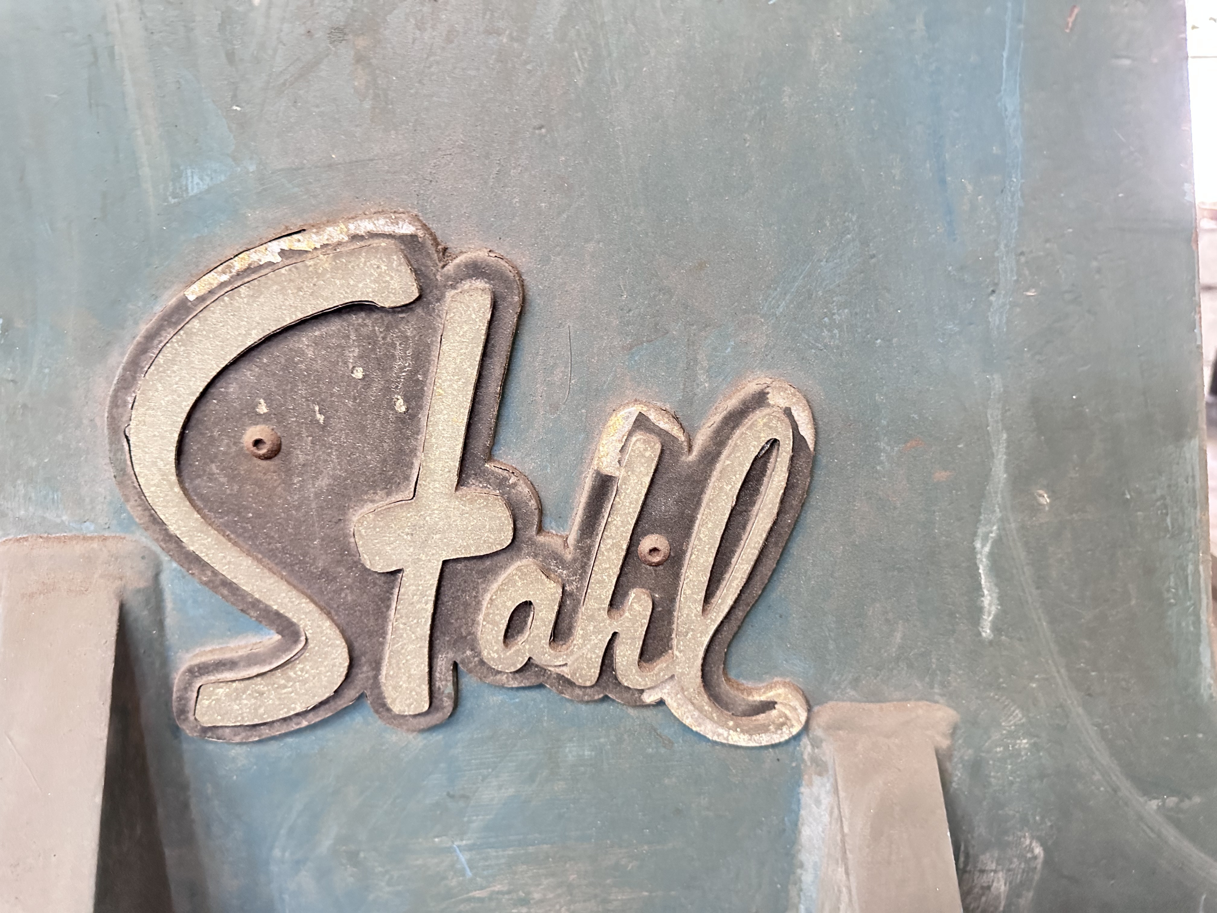 Stahl Autocast 42 x 42 x SP, Tilt & Pour Casting Turning Machine