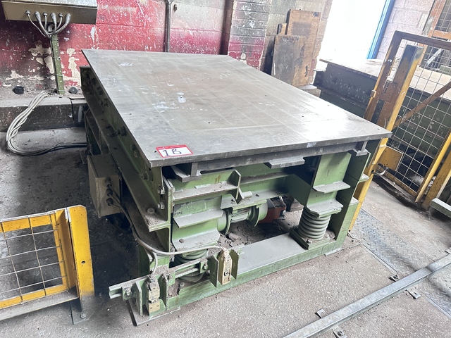Sand Box Vibratory Table
