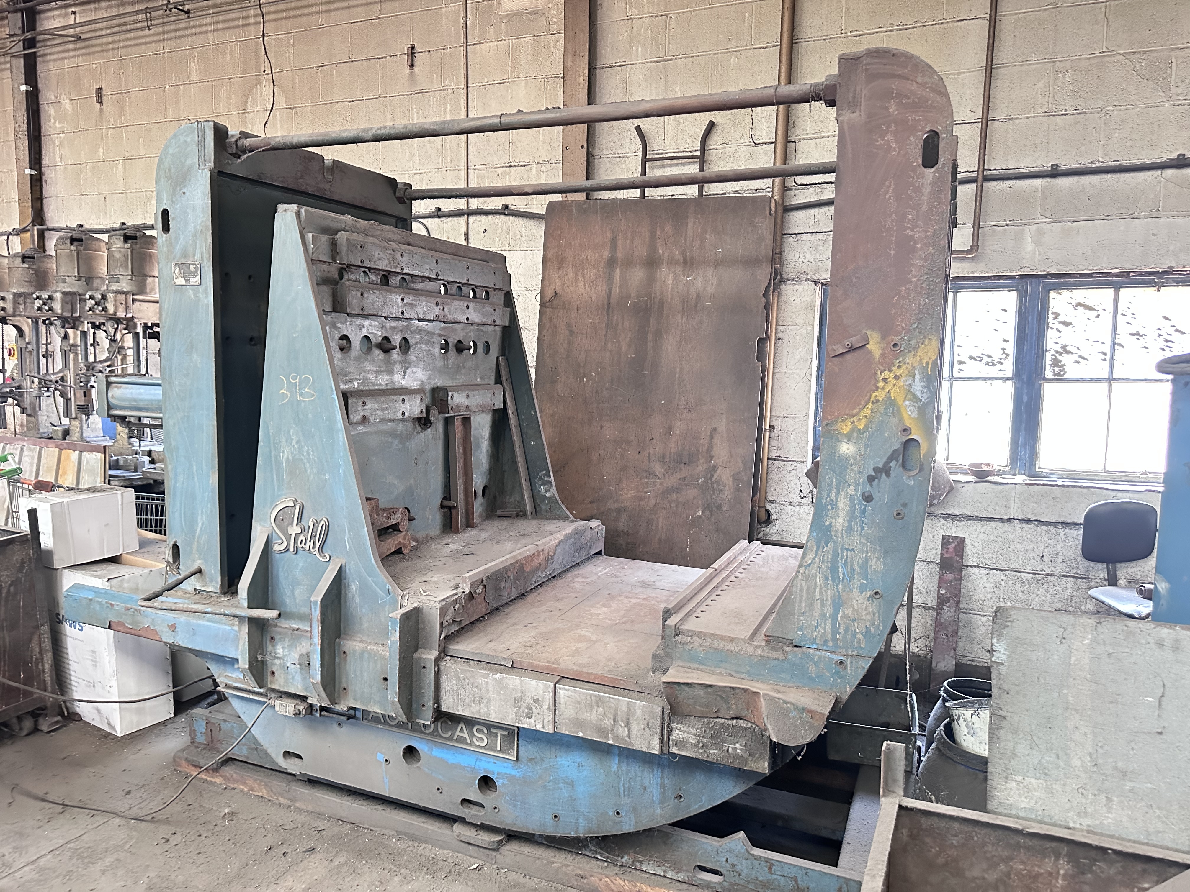 Stahl Autocast 42 x 42 x SP, Tilt & Pour Casting Turning Machine