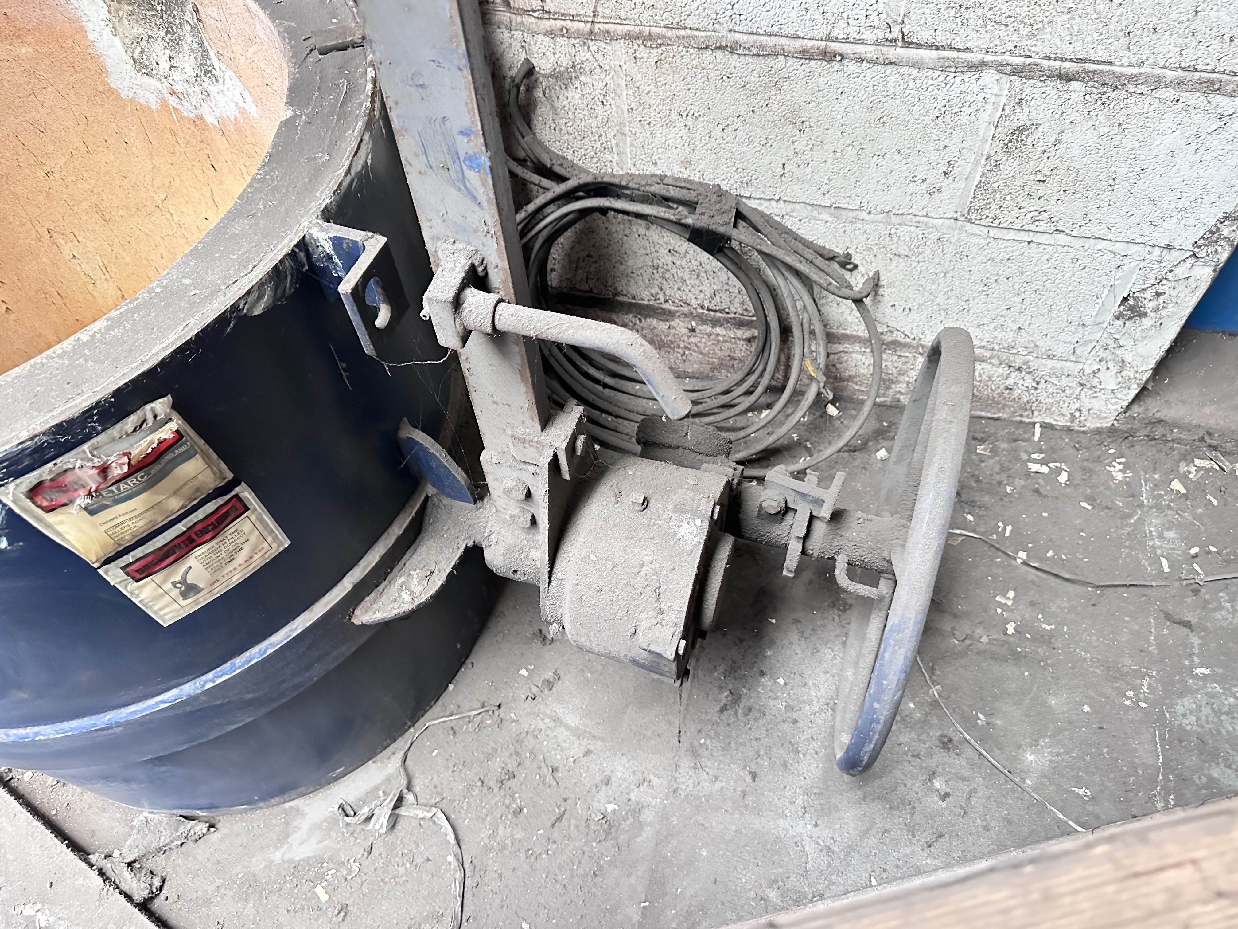 Acetarc Weld & Engineering Company Pouring Ladle (Unused)
