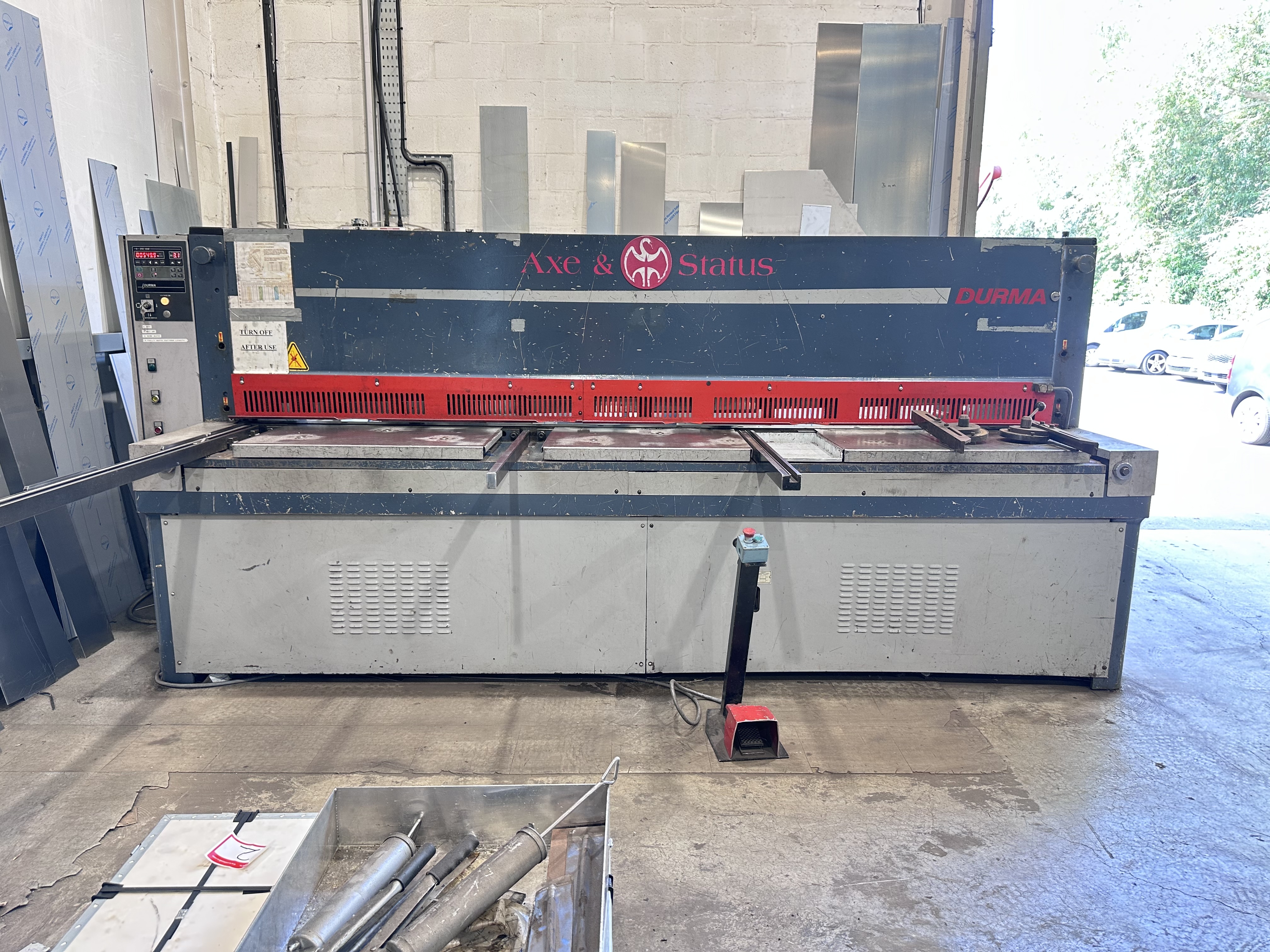 Axe & Status ES 3006 Hydraulic Guillotine (2006)