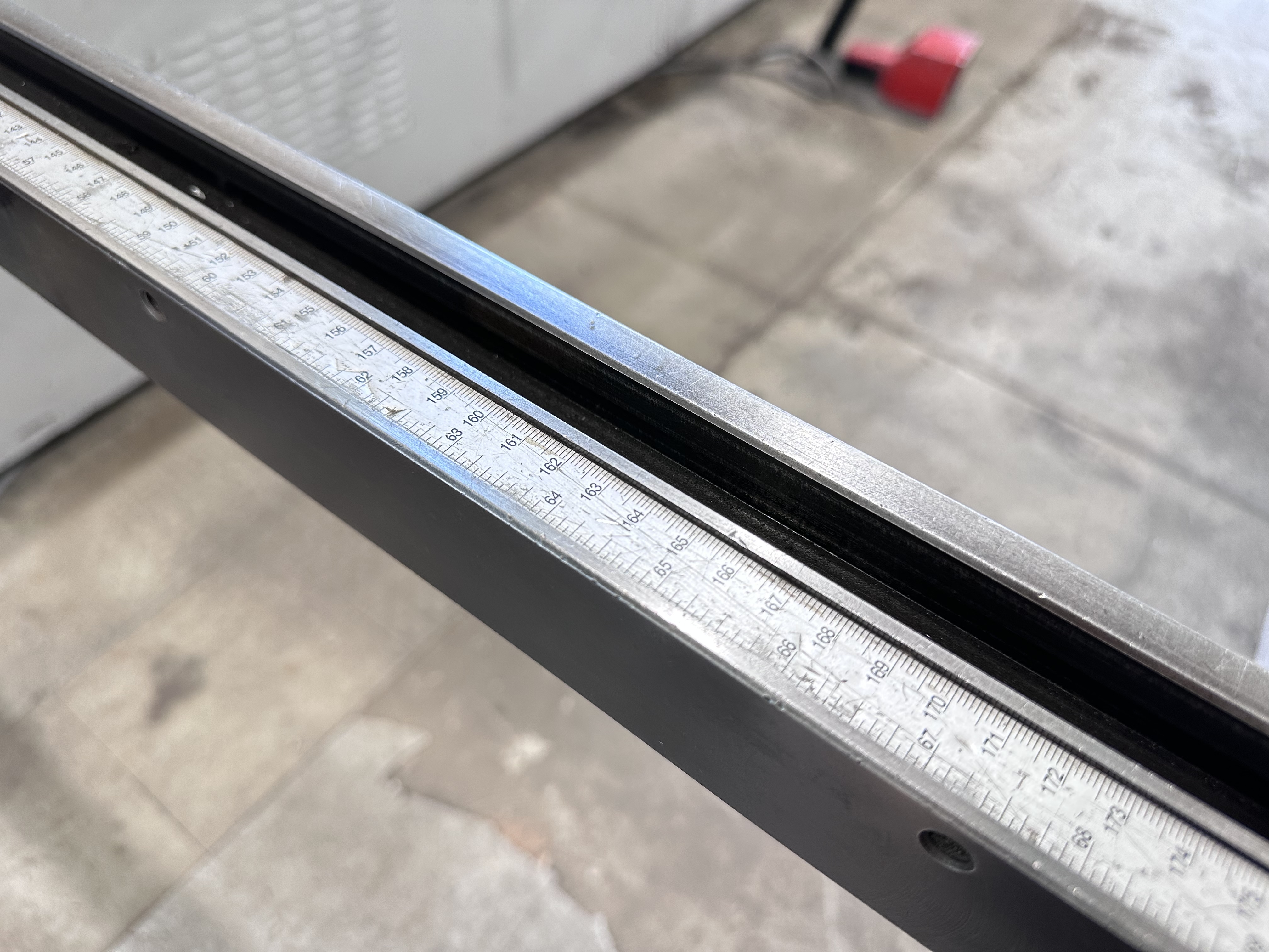 Axe & Status ES 3006 Hydraulic Guillotine (2006)