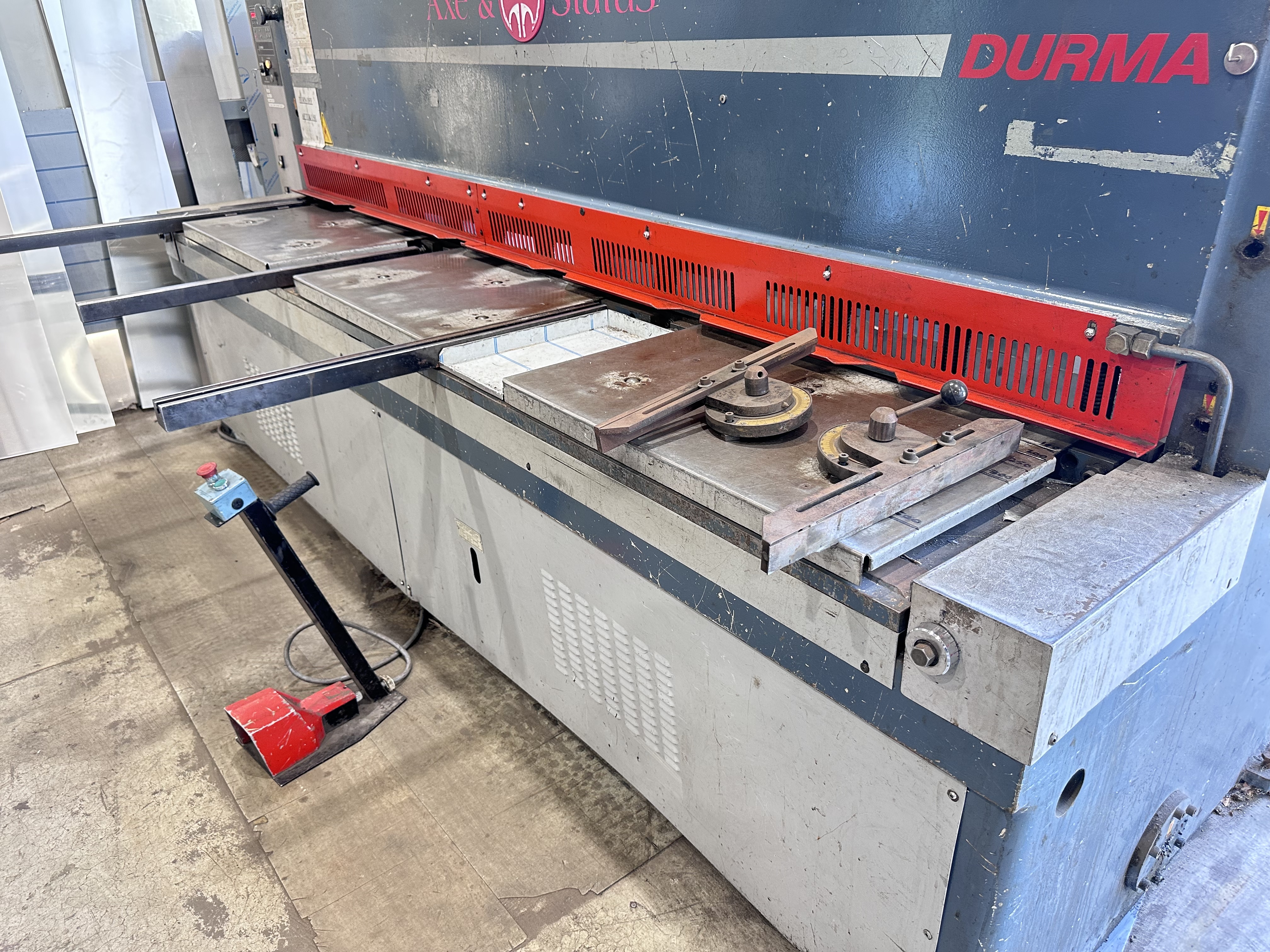 Axe & Status ES 3006 Hydraulic Guillotine (2006)