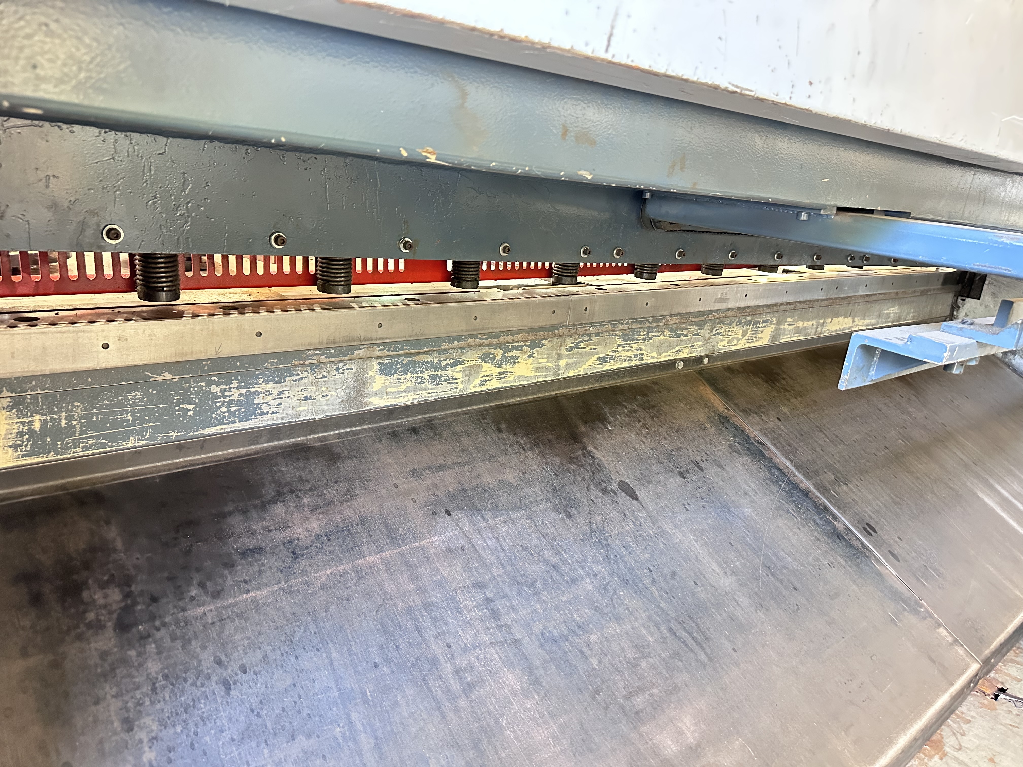Axe & Status ES 3006 Hydraulic Guillotine (2006)