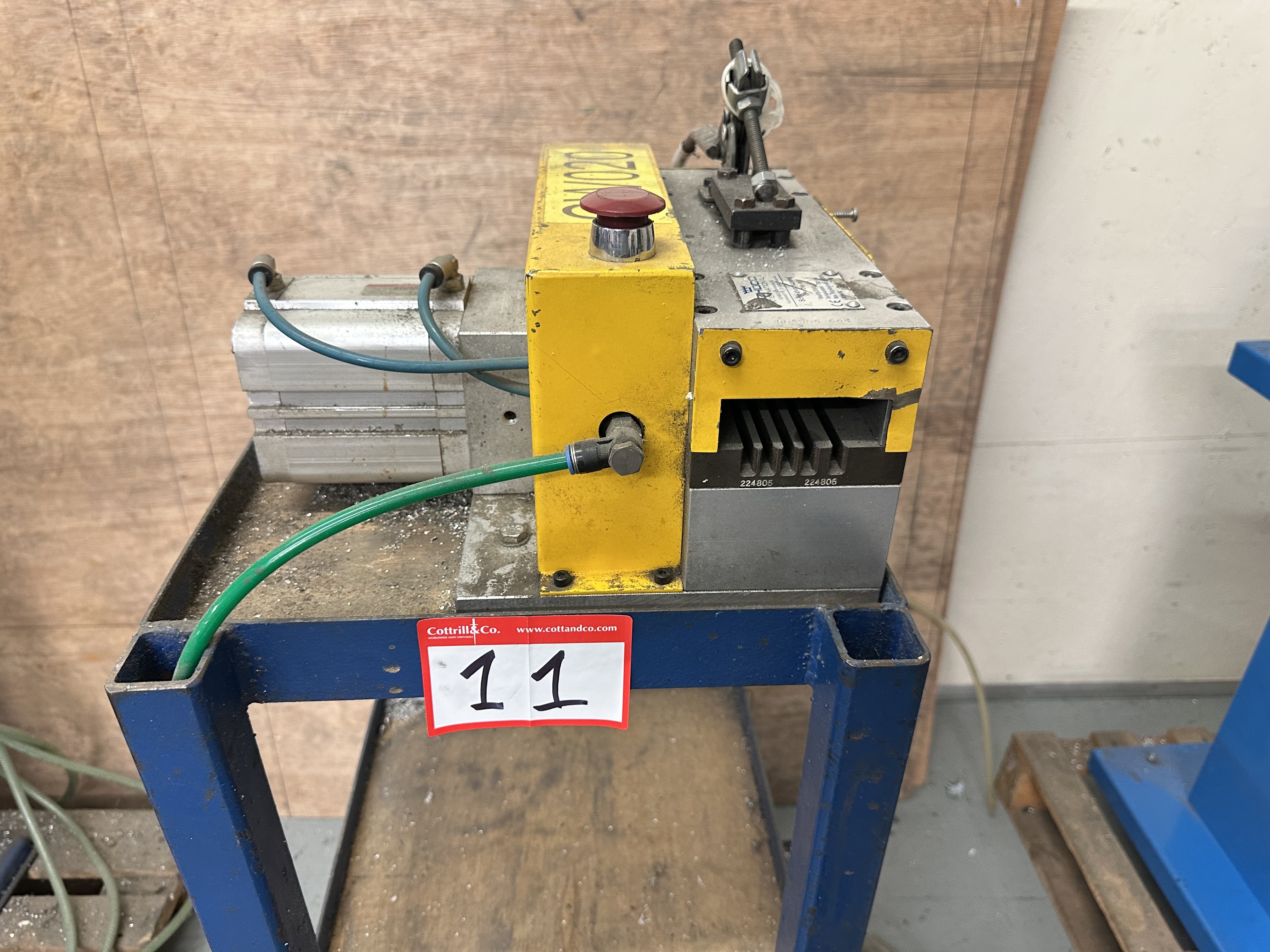 Schuco 299 908 Pneumatic Press. (2000)