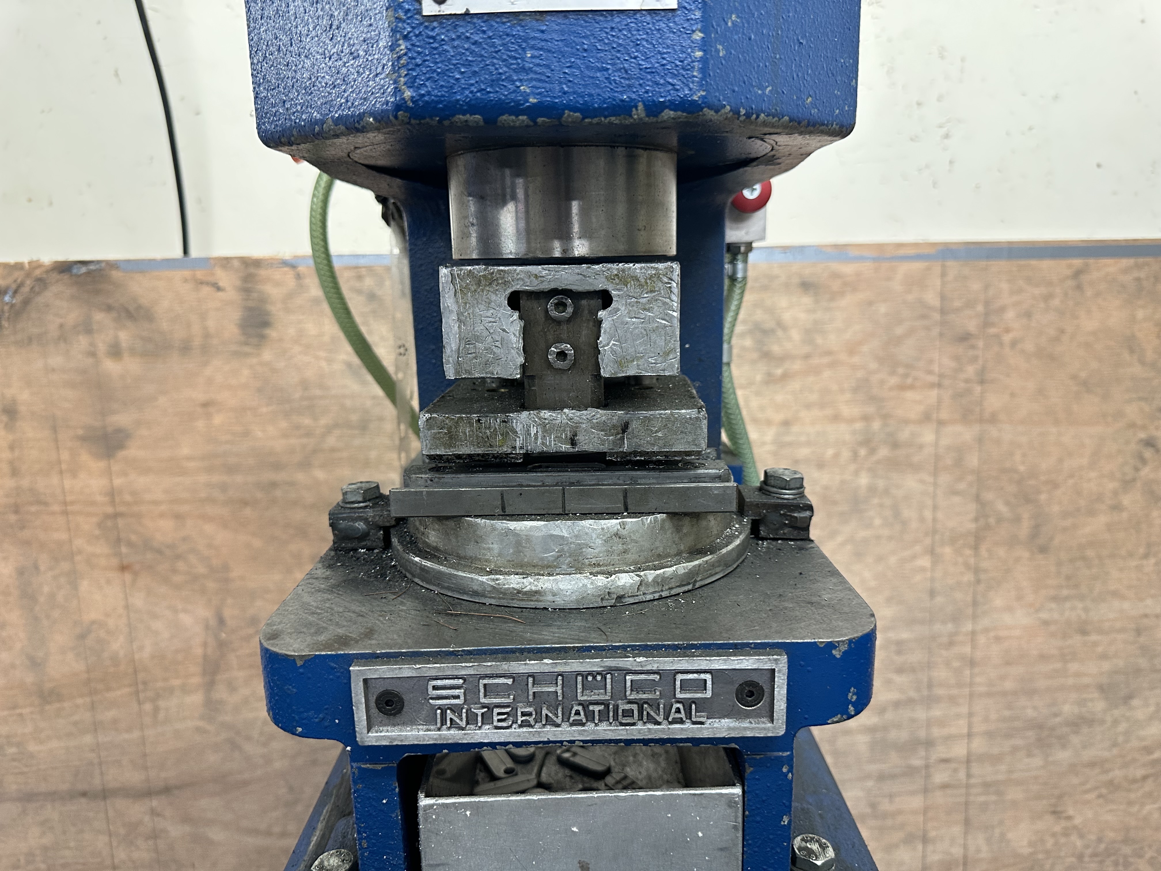 Schuco 290 124 Pnuematic Press. (2006)