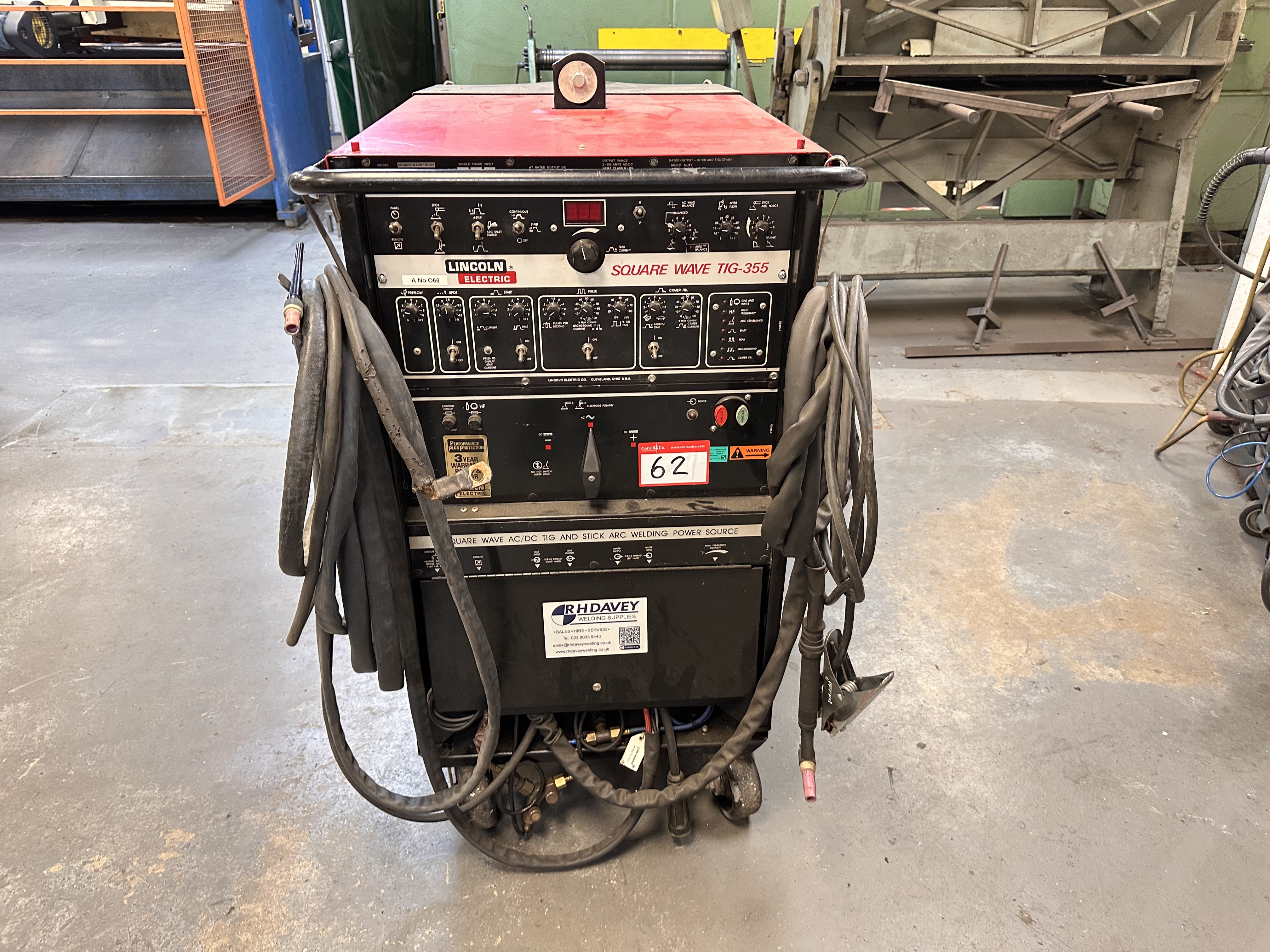 Lincoln Electronic Square Wave Tig 355