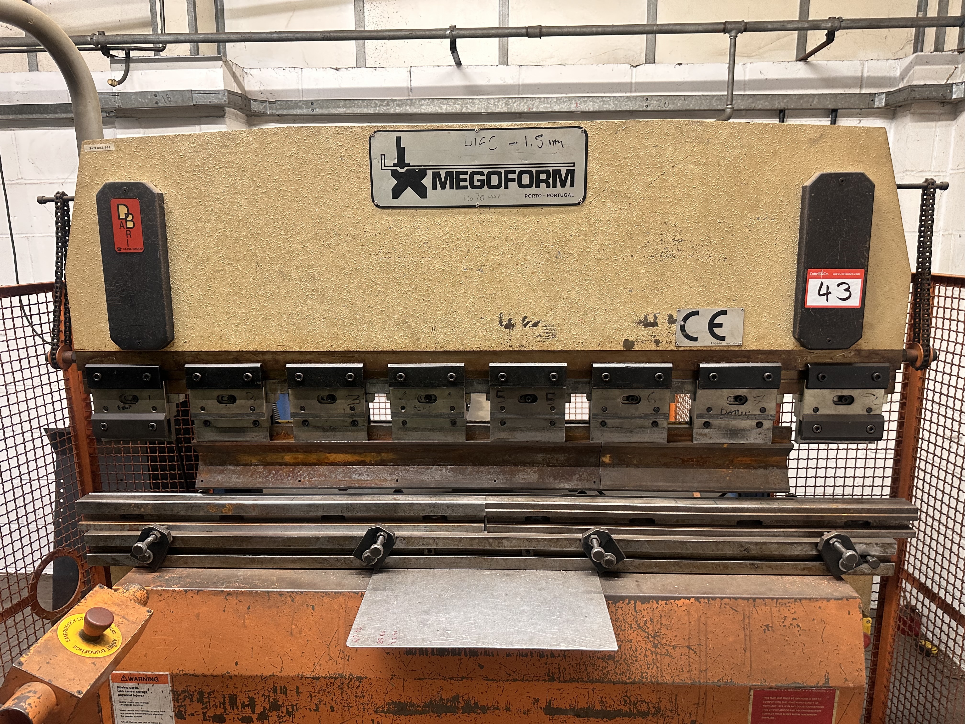 Hurco Megoform Hydraulic Press Brake with Autobend 7 Control