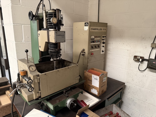 Charmilles D10 Bench Mounted Die-Sink EDM