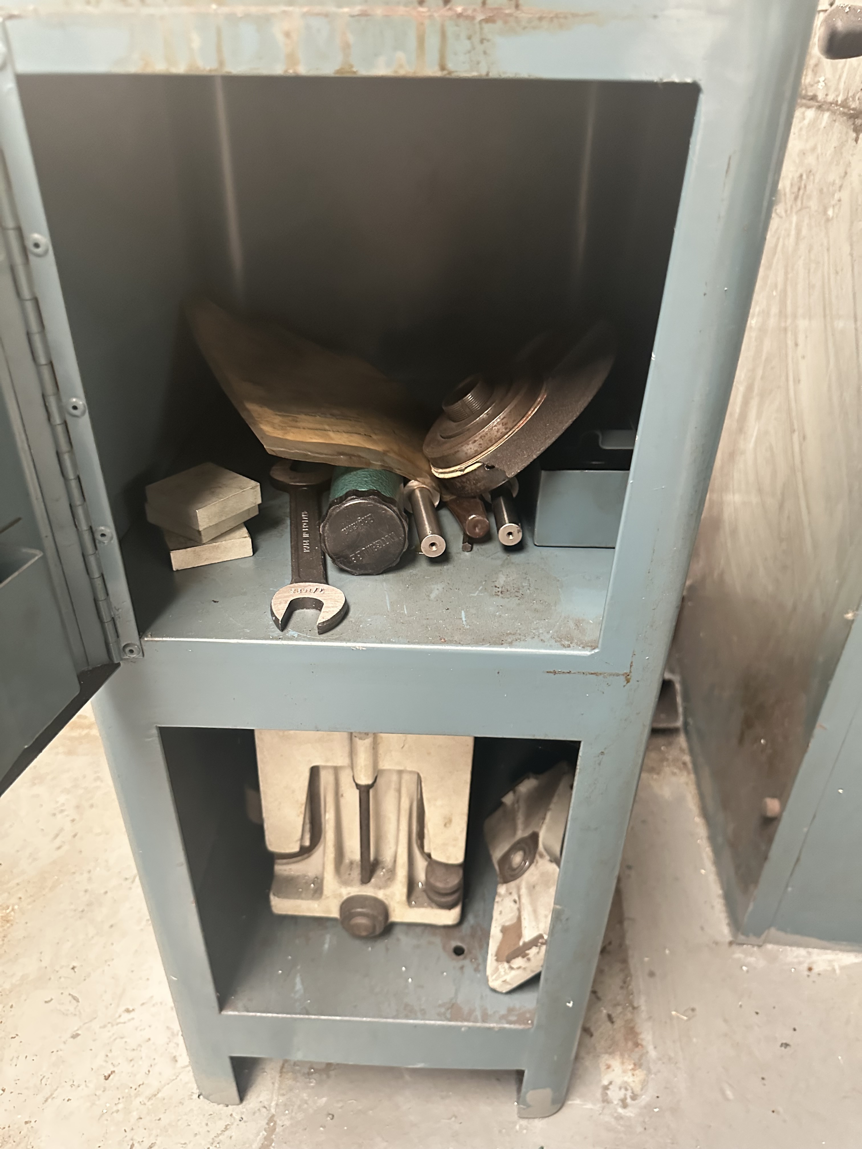 Jones & Shipman Wheel Balance Cabinet & Balancers