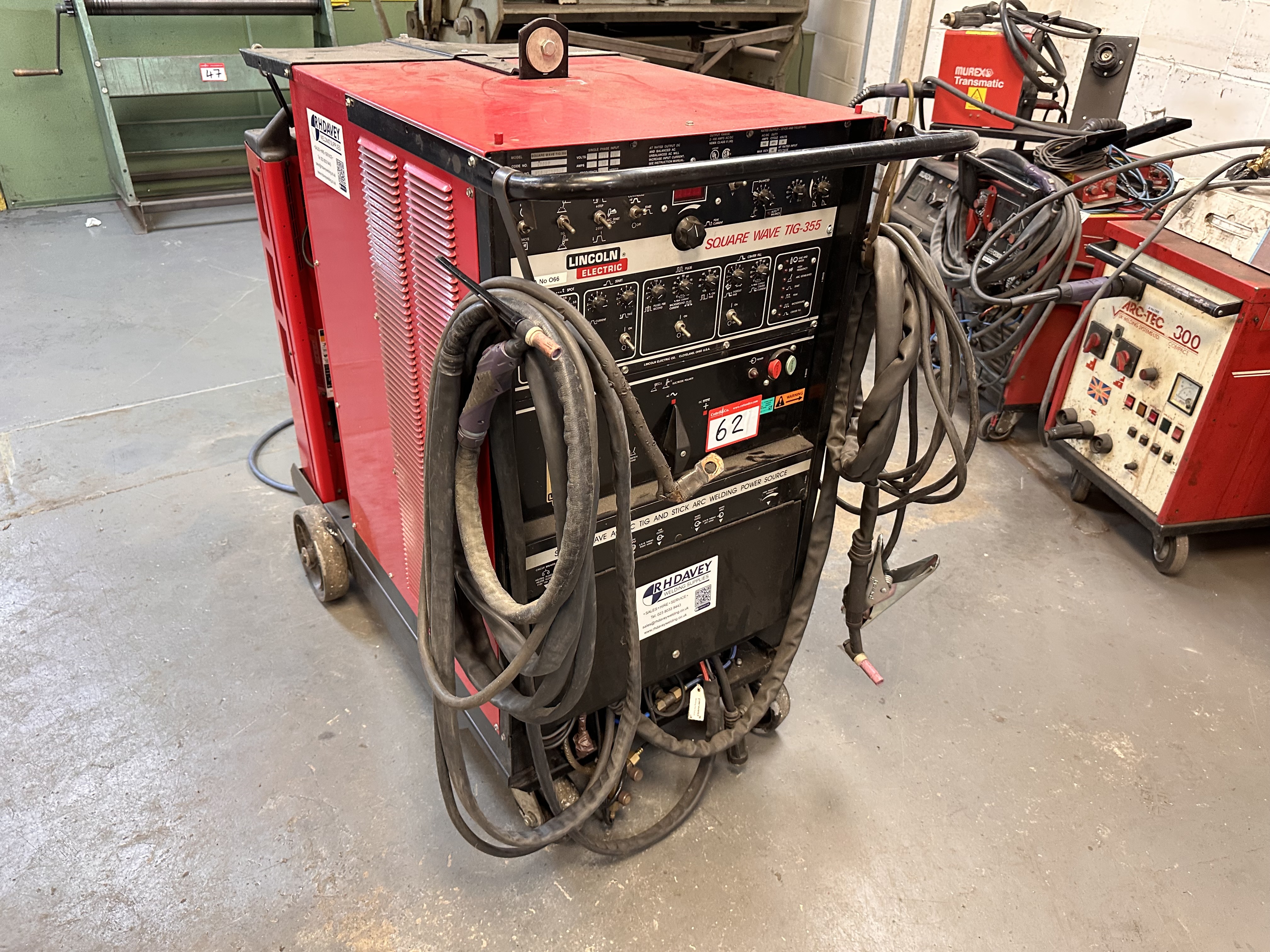 Lincoln Electronic Square Wave Tig 355