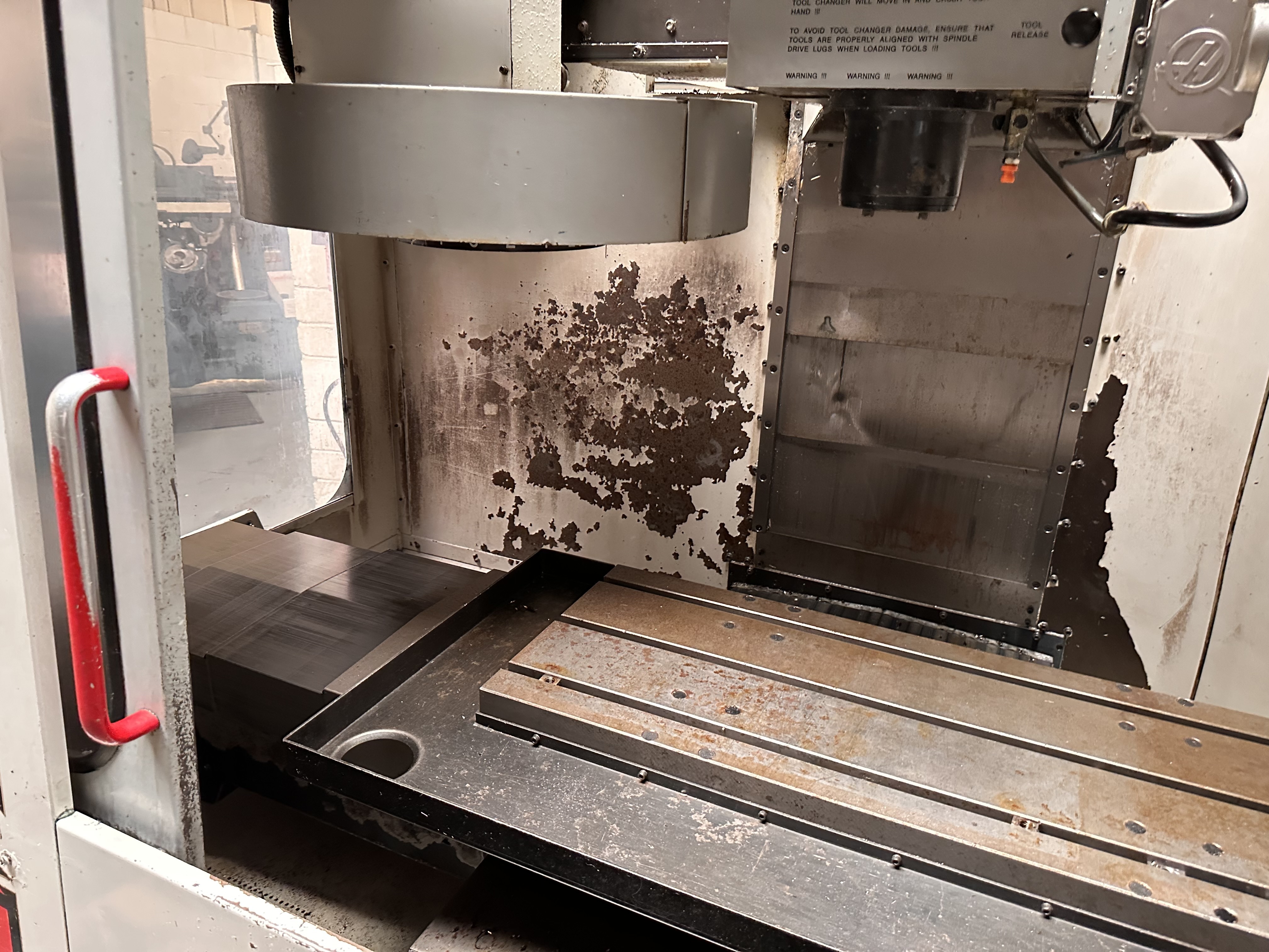 Haas VF-2 CNC Vertical Machining Centre with Haas Control. (04/1997)