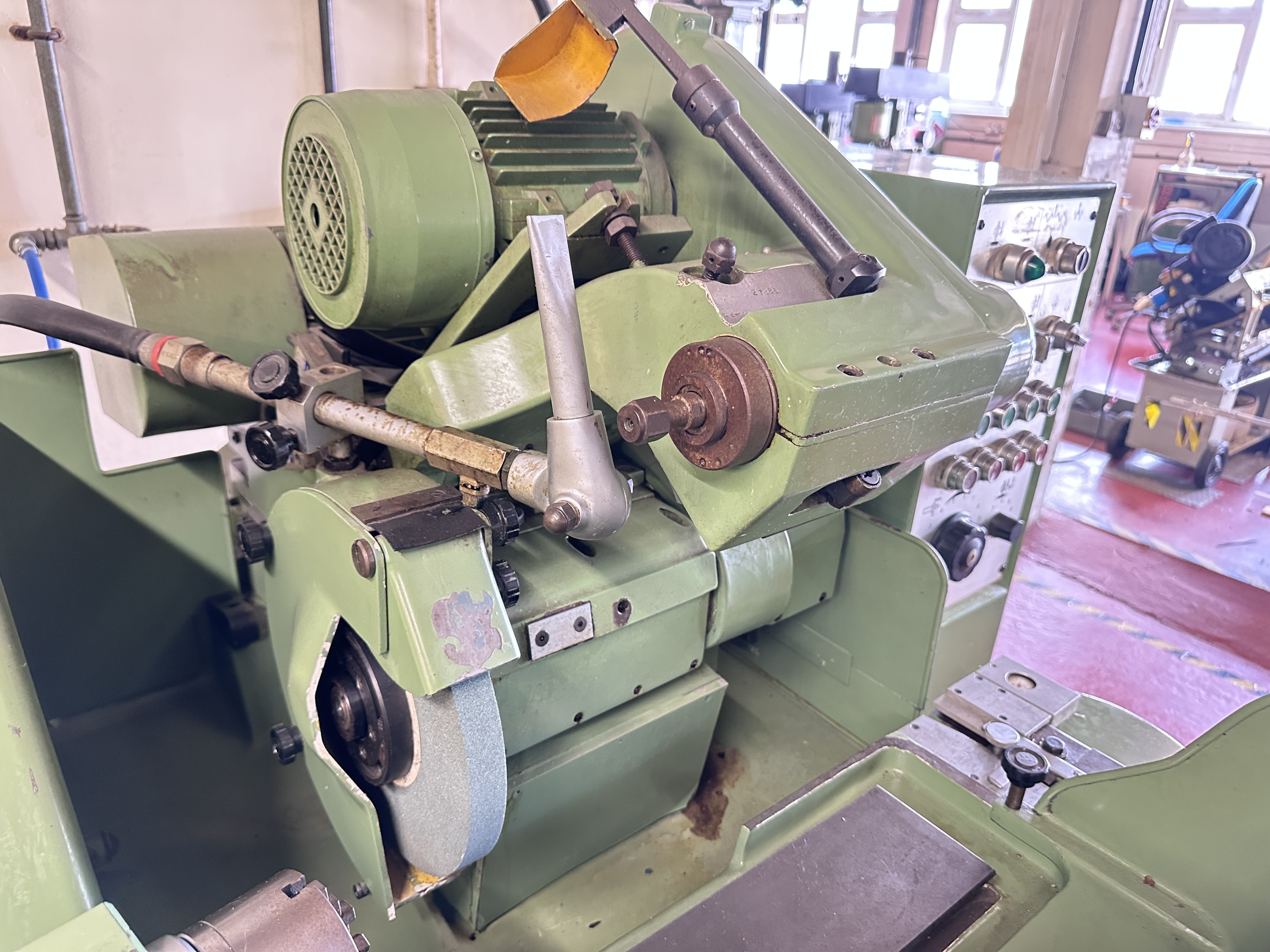 Jones & Shipman 1070 Cylindrical Grinder