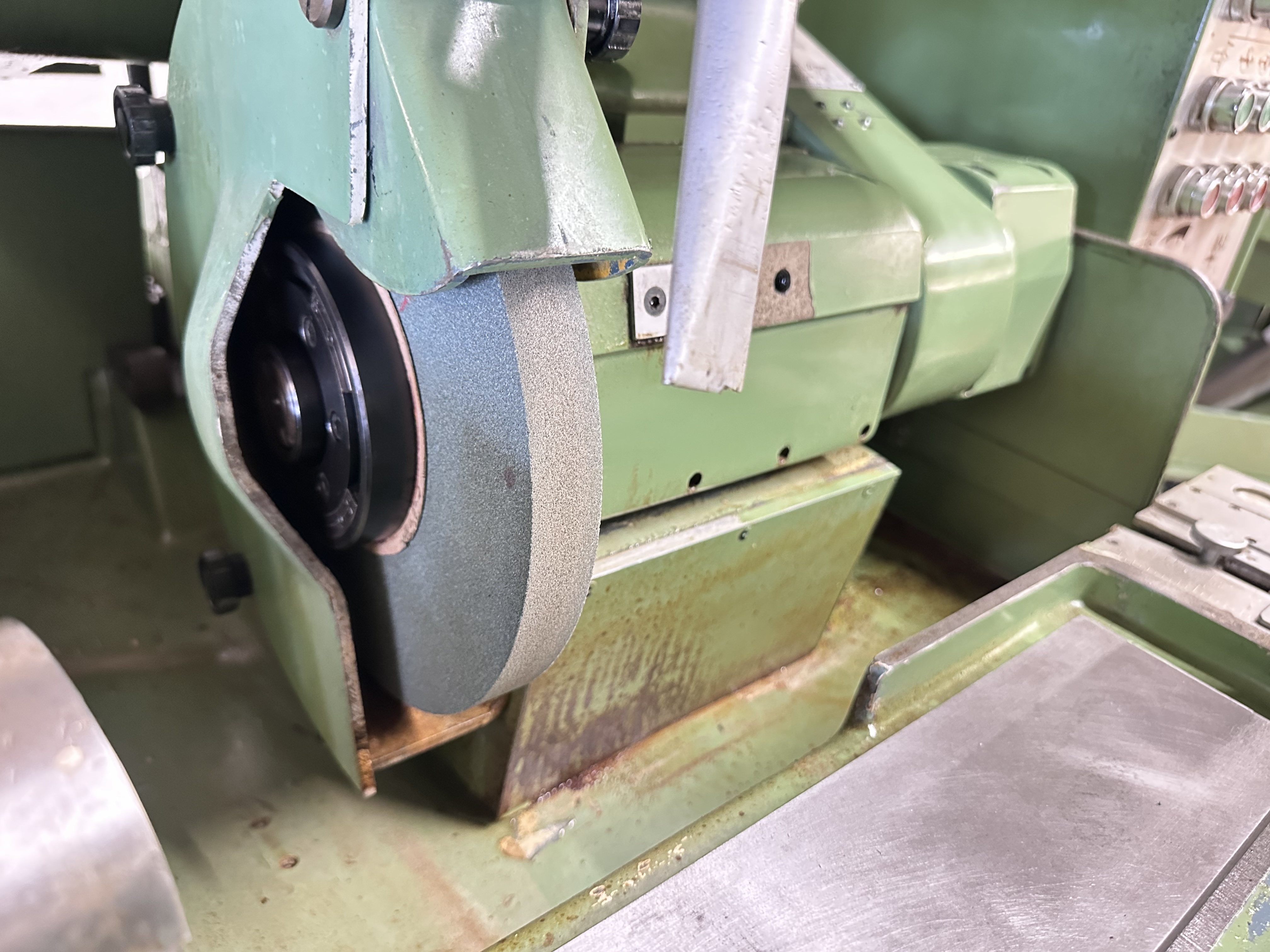 Jones & Shipman 1070M Cylindrical Grinder