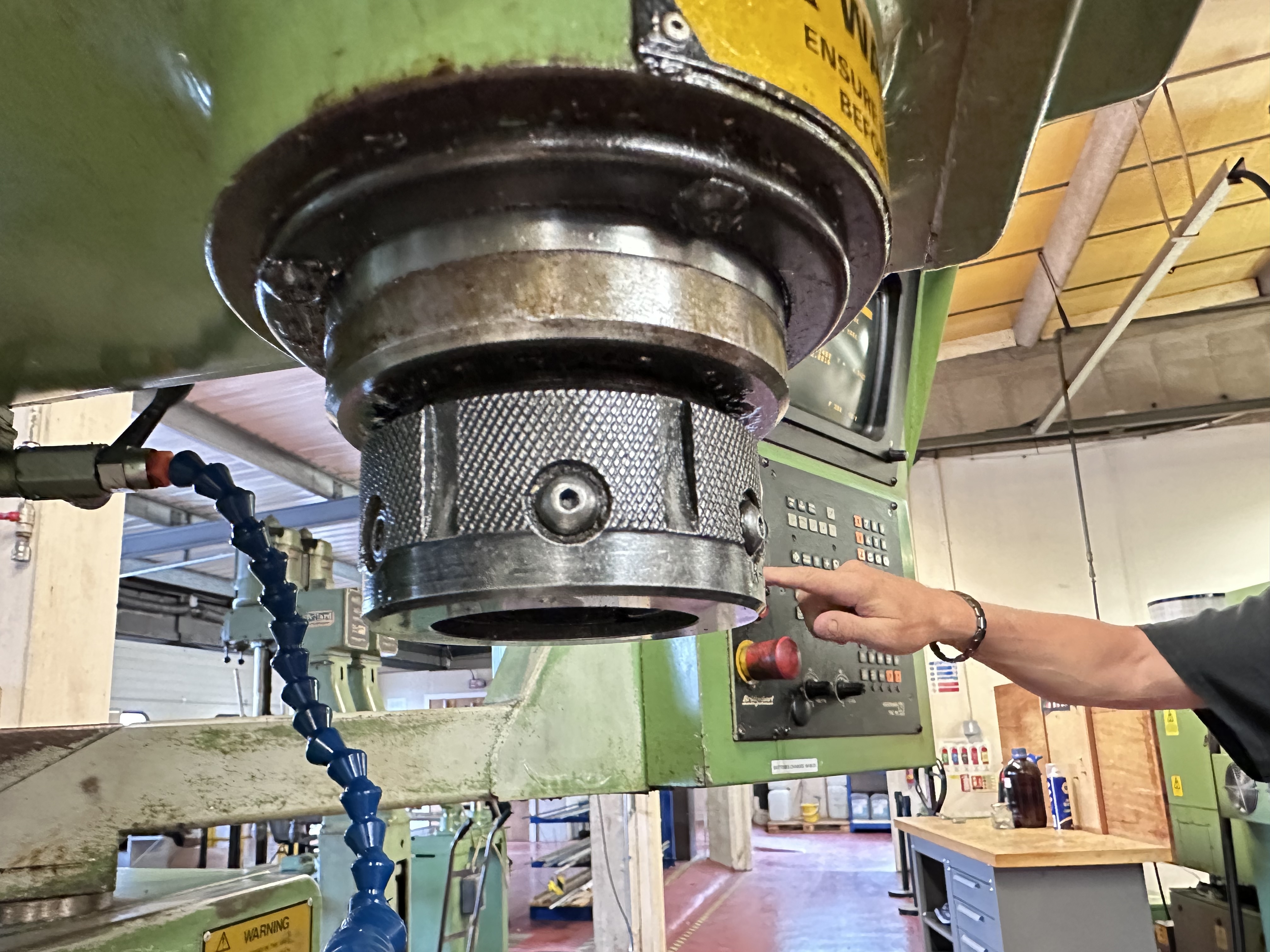 Bridgeport Interact 1 CNC Knee Type Milling Machine