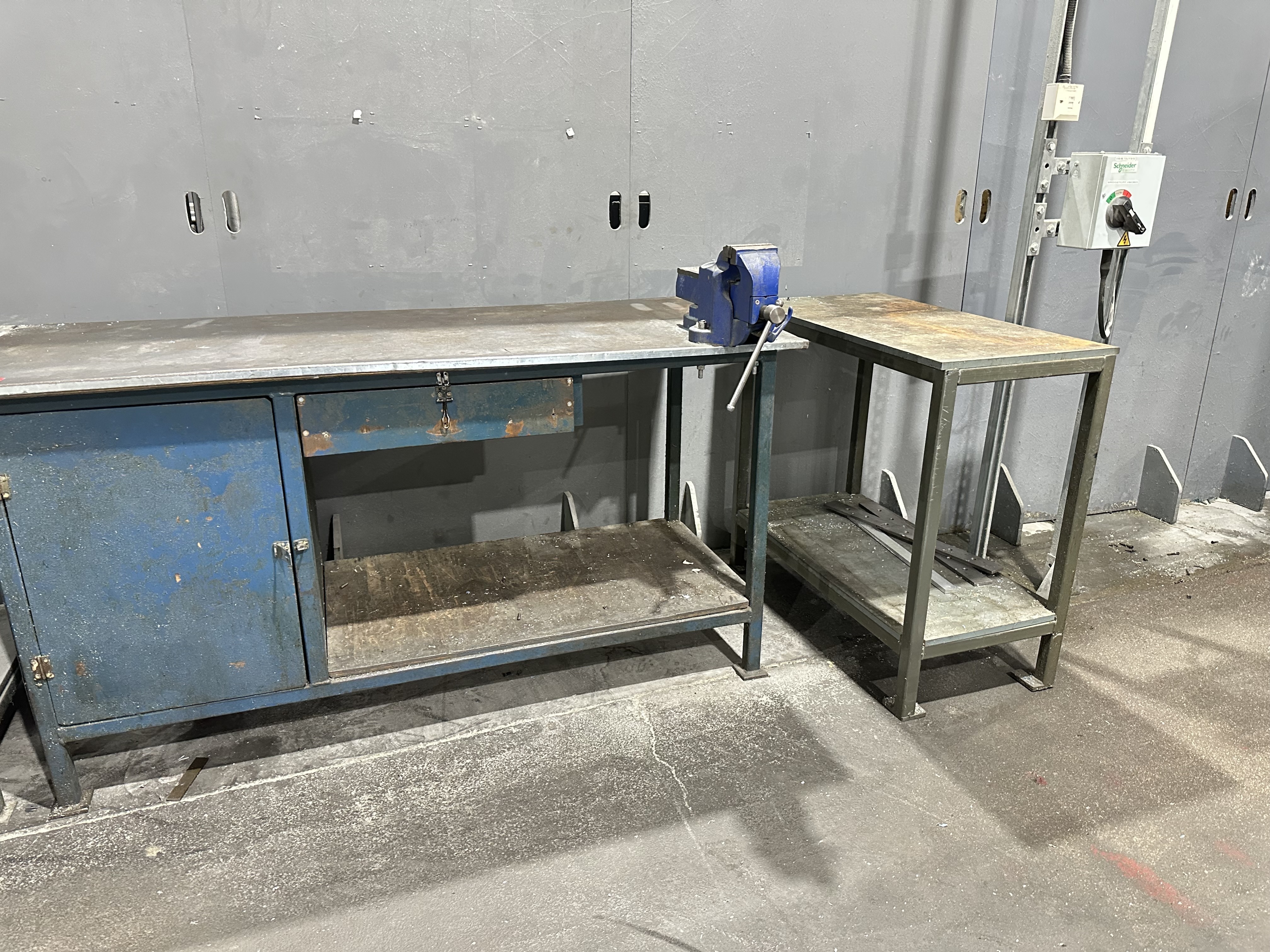 Various Size Work Bench & Tables