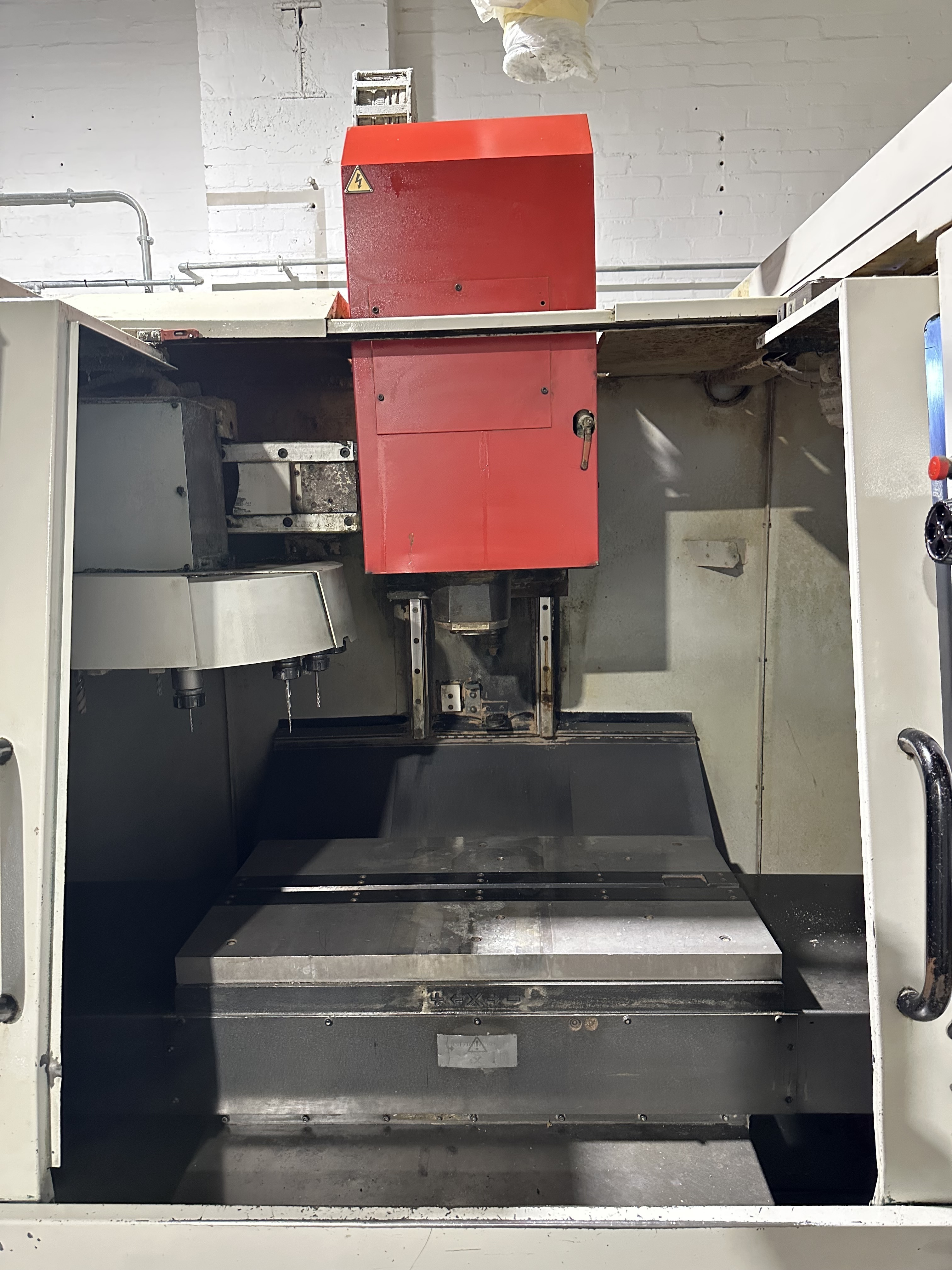 Cincinnati Arrow VMC 750 Vertical Machining Centre (2000)