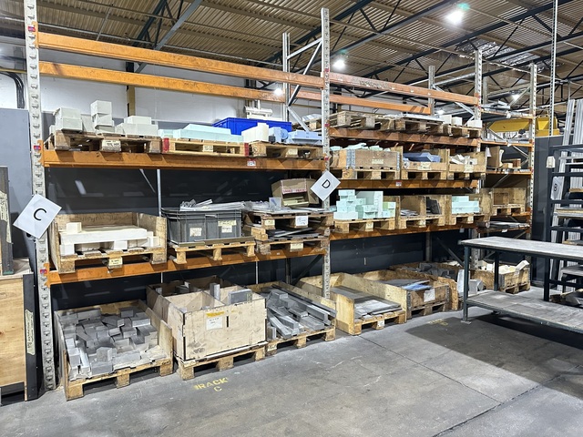 8 x Uprights 3600 x 900mm, 40 Crossbeams 2100mm Long