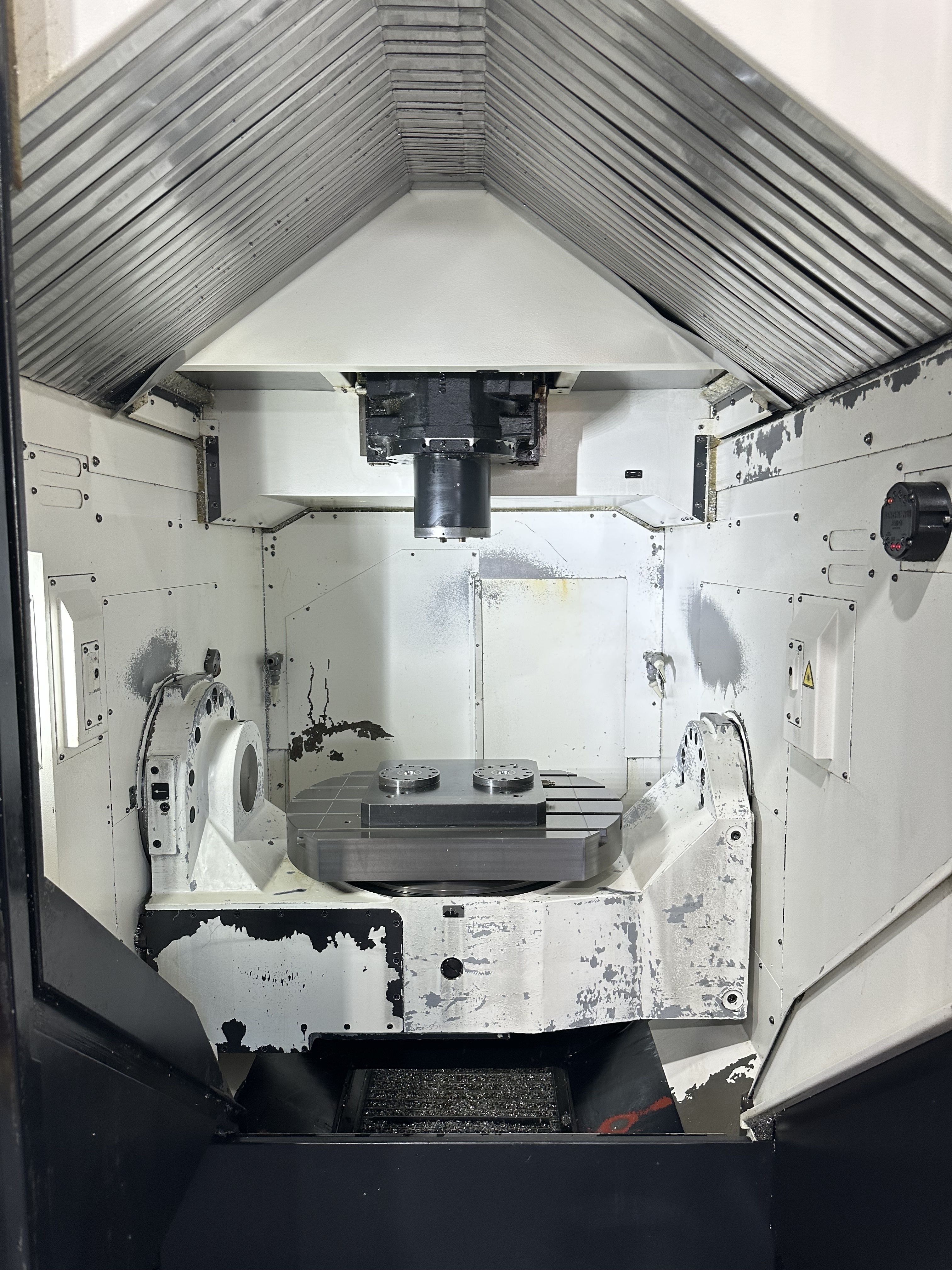 Mazak Variaxis i-700 5 Axis CNC Machining Centre. (2016)