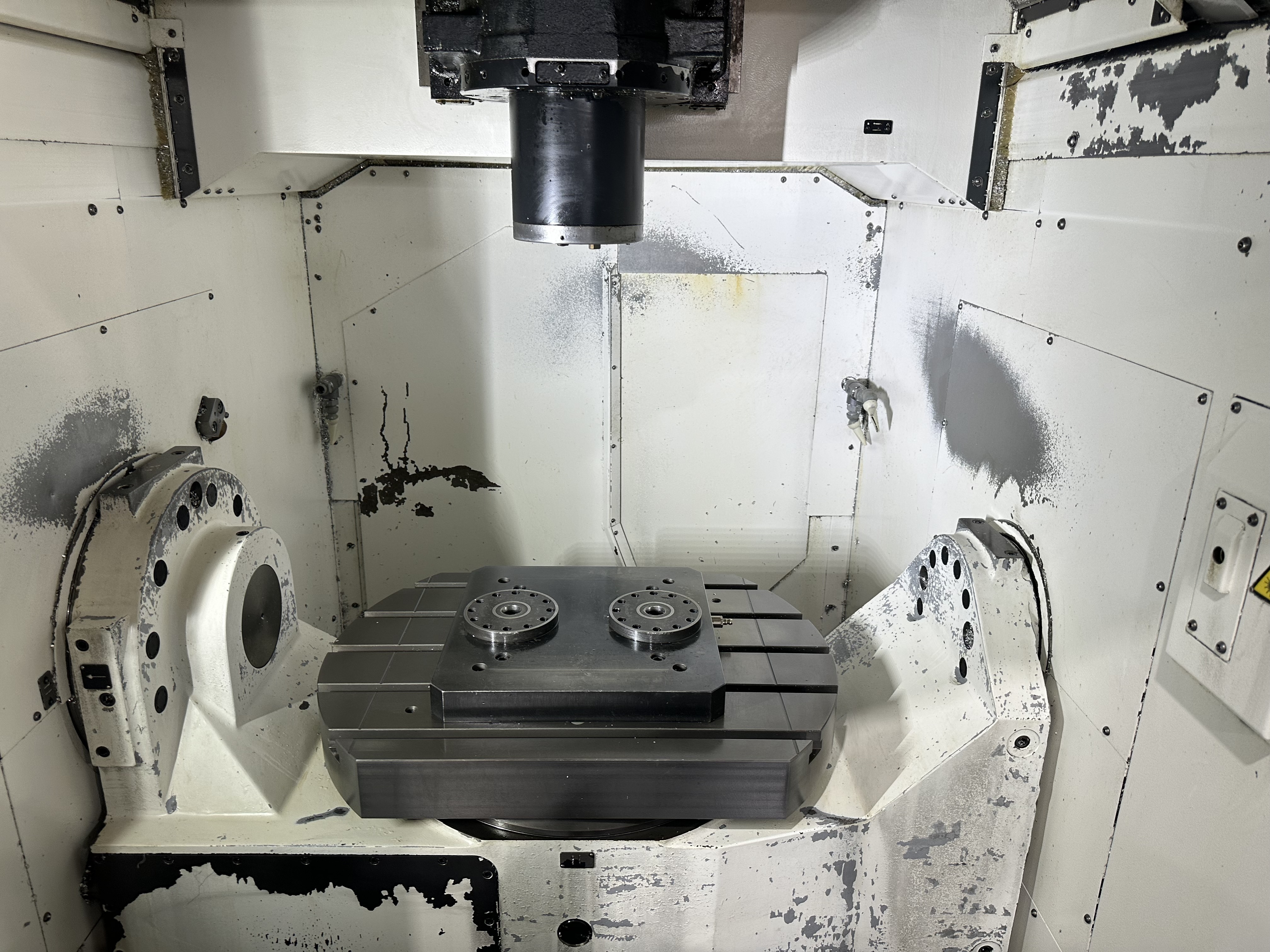 Mazak Variaxis i-700 5 Axis CNC Machining Centre. (2016)