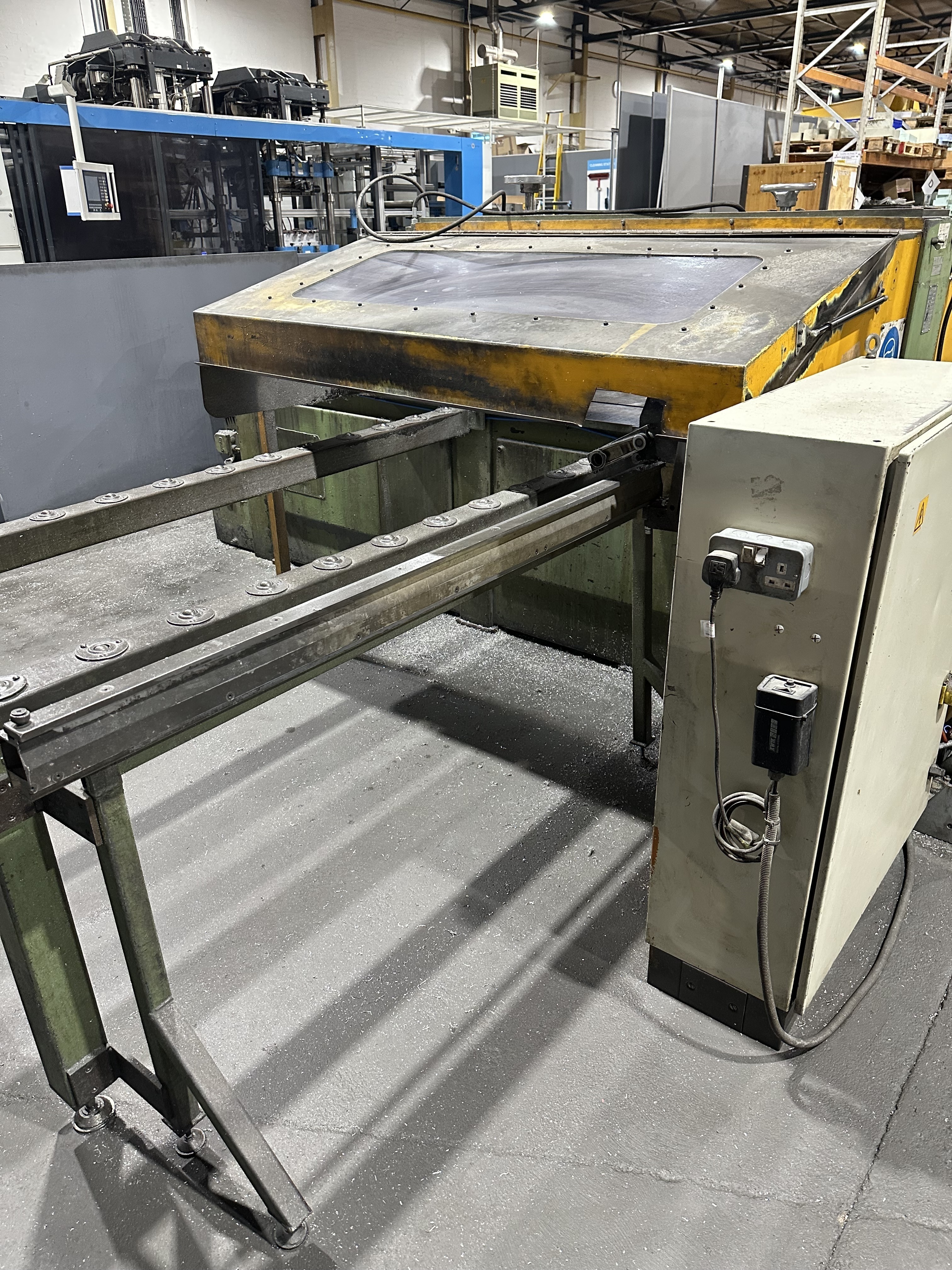 Trenjaeger Upstroking Slab Saw