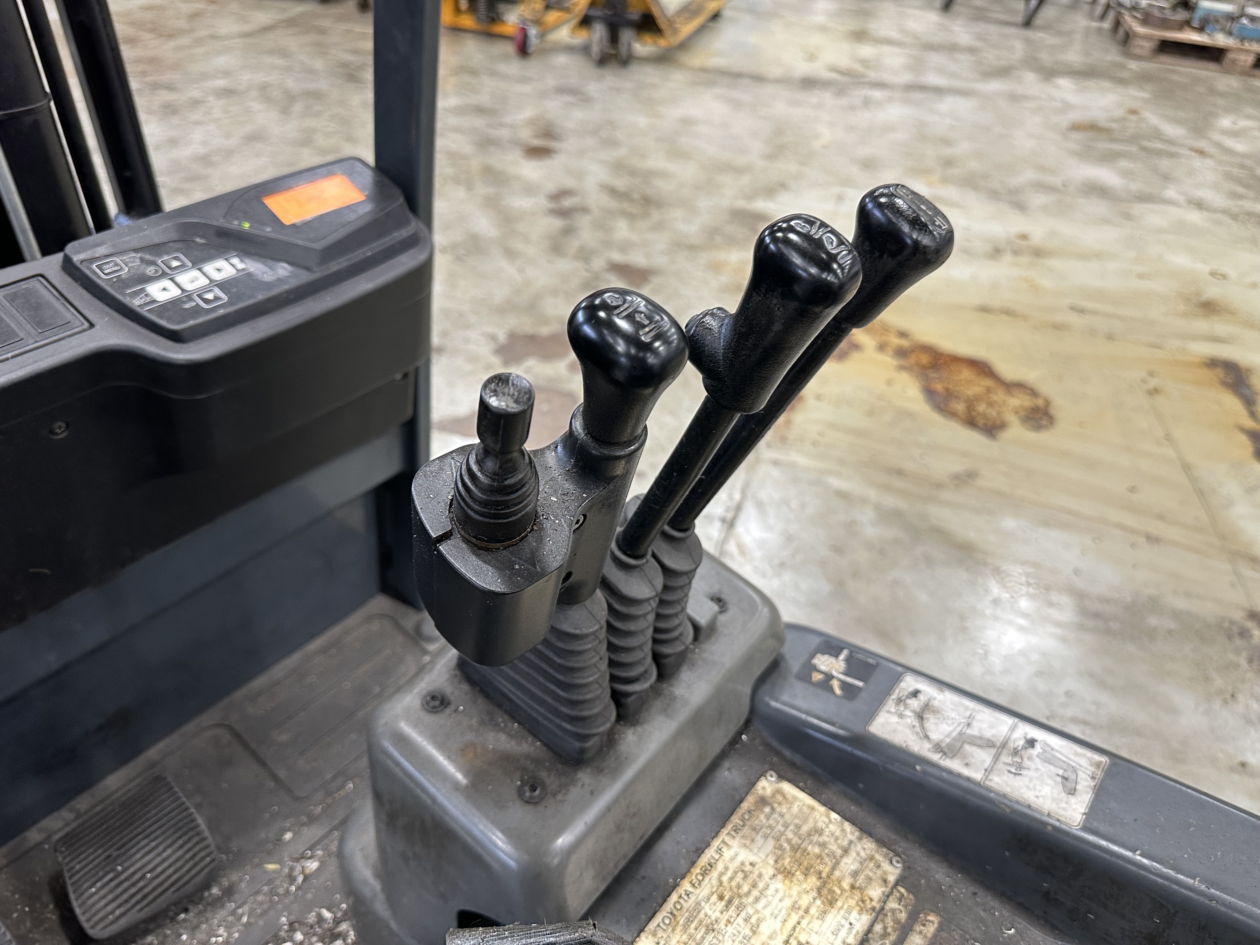 Toyota Traigo 24/15 Forklift, Model 7FBEST15 (2012)