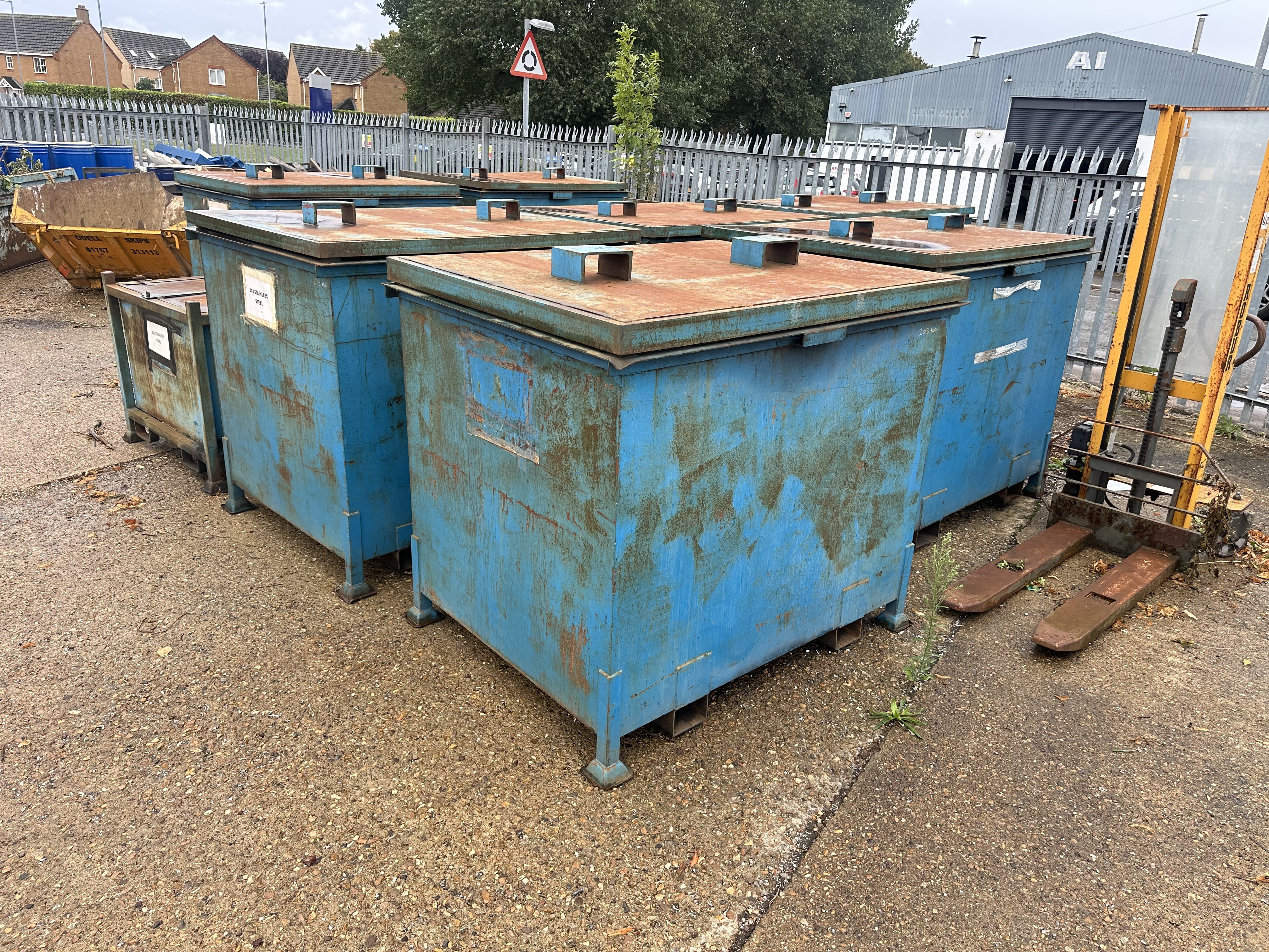 Various Size Waste Bin/Swarf Bins with Lids