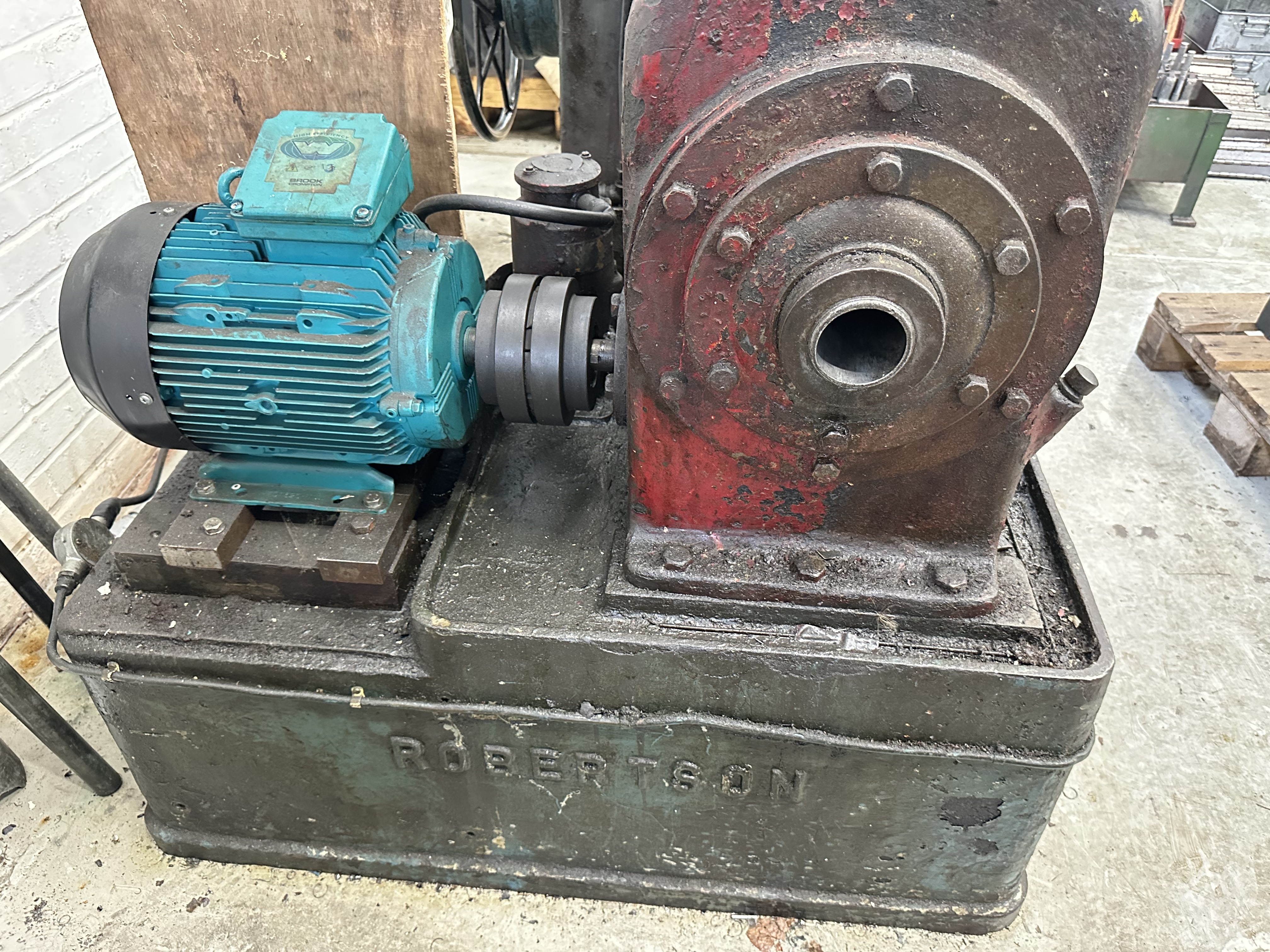 WHA Robertson Bar & Tube Straightener