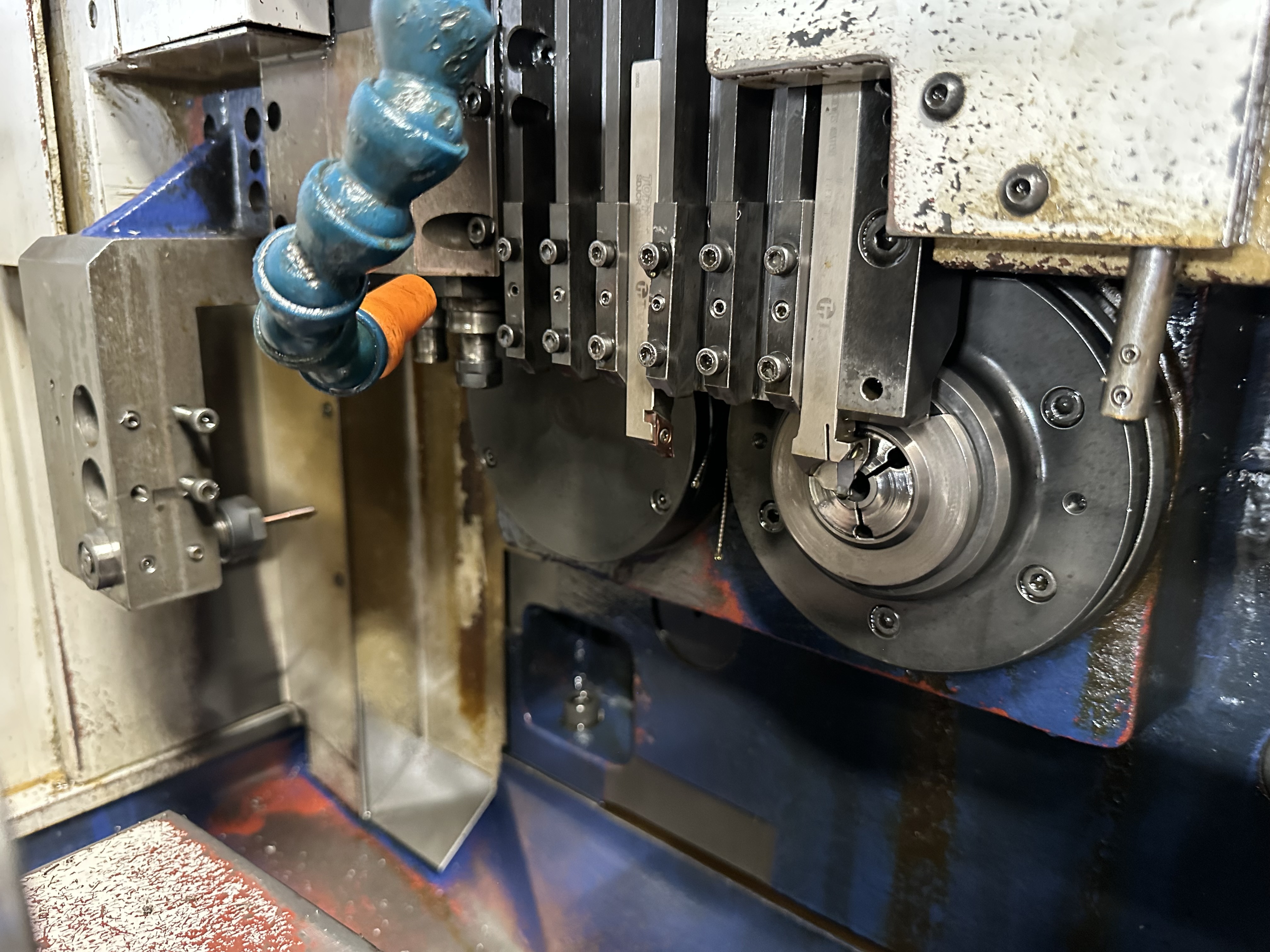 Hanwha ML20H Sliding Head Lathe 6 Axis with Fanuc Series18i-T CNC Control (2001)